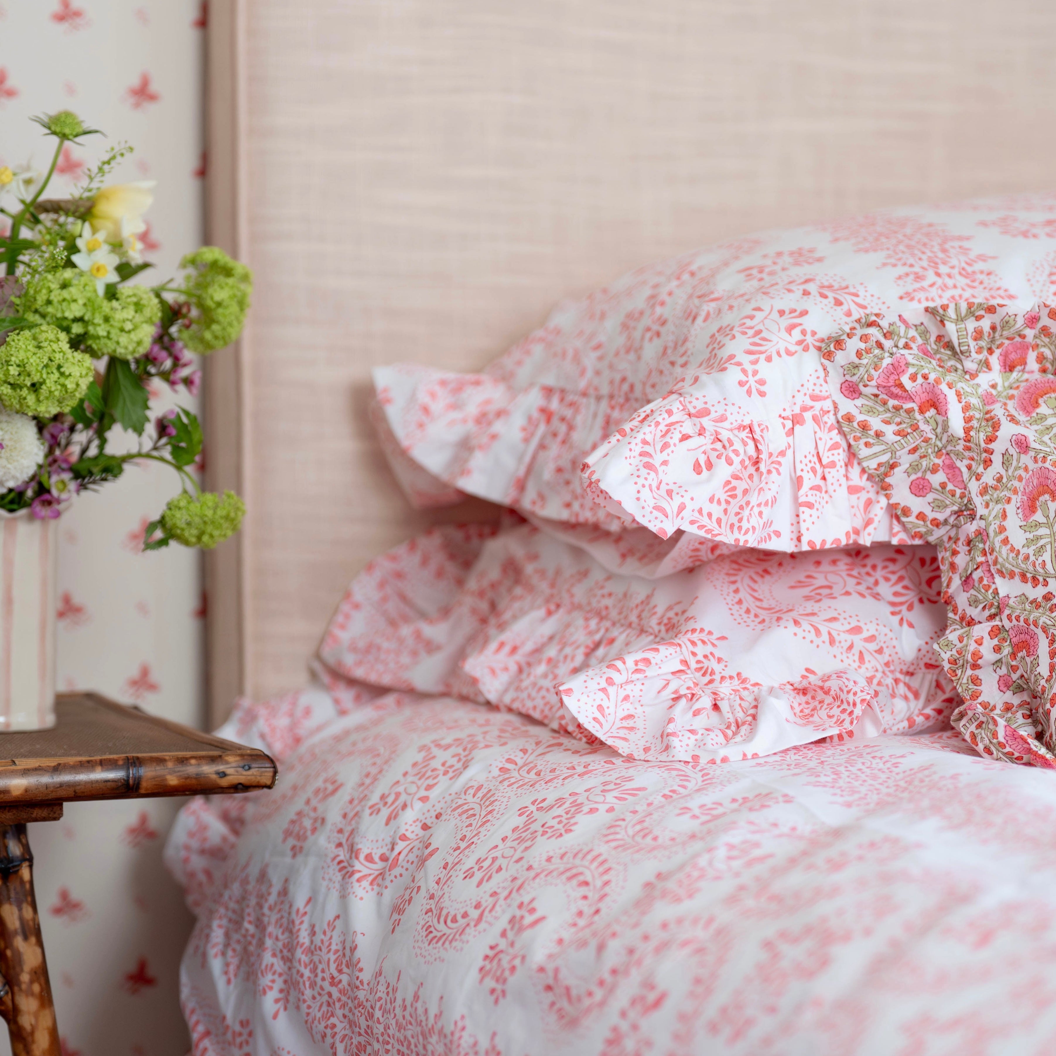DUVETS AND PILLOWCASES