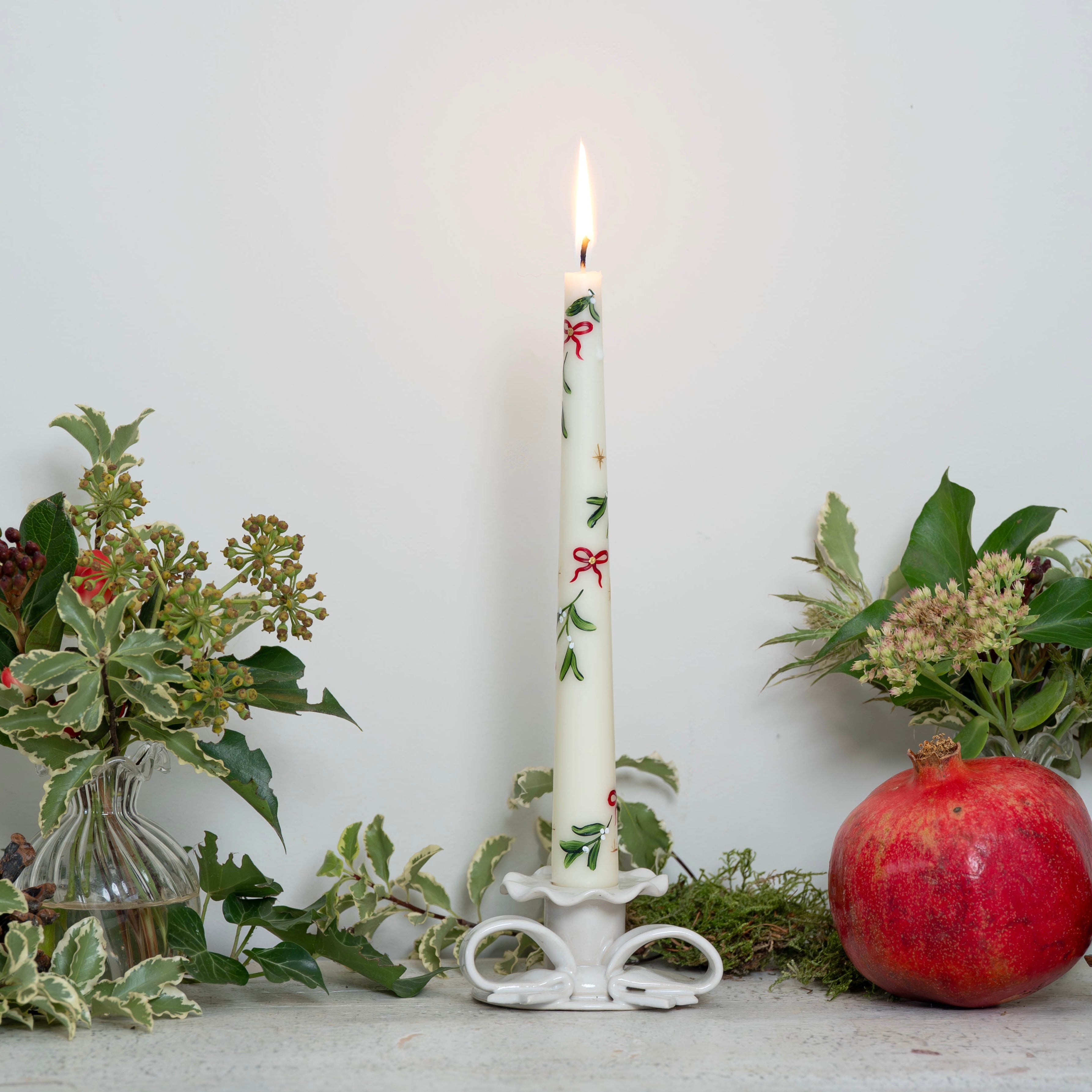 Festive Bows and Mistletoe Candle (Single)