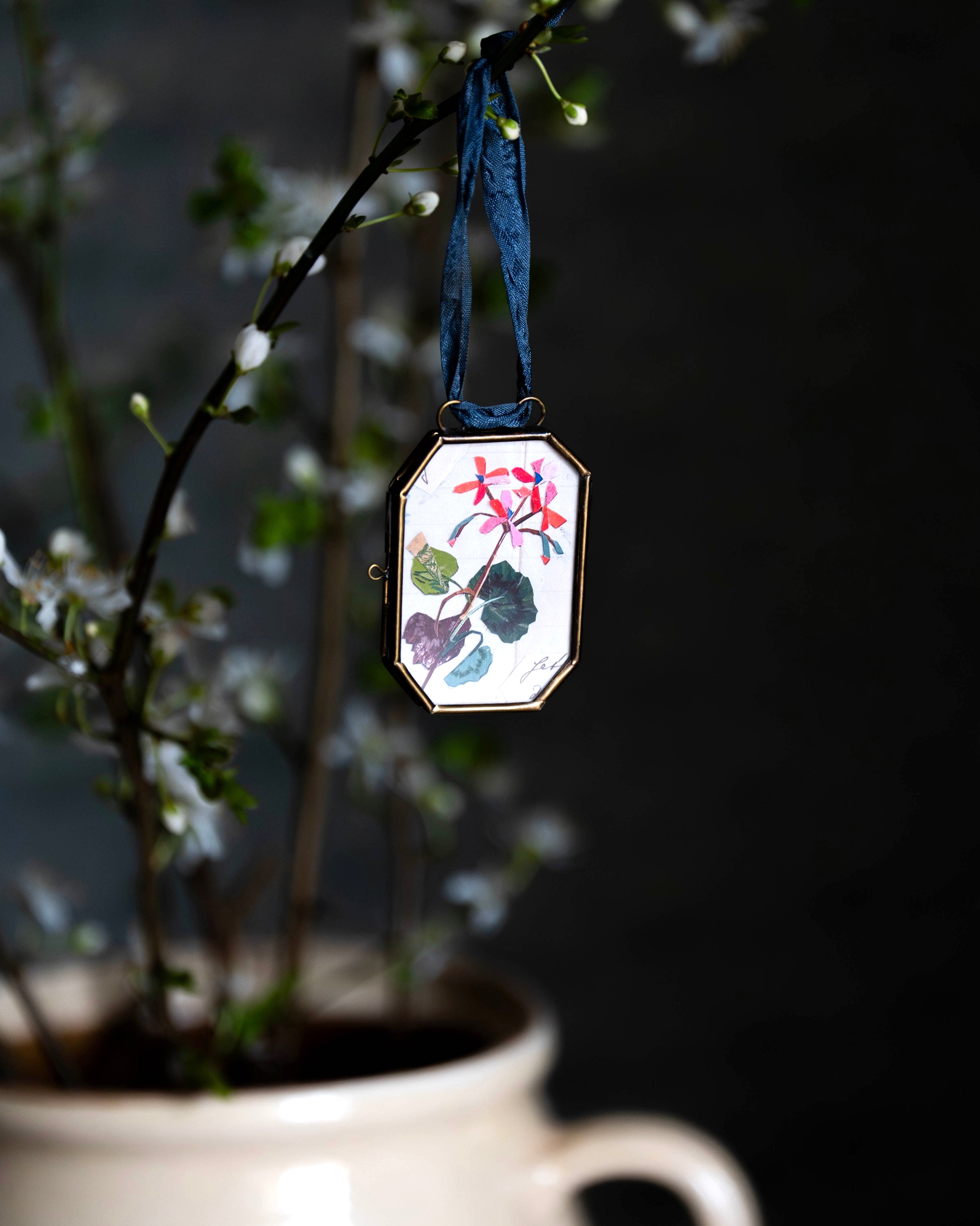 Geraniums (Light) Art Locket Ornament