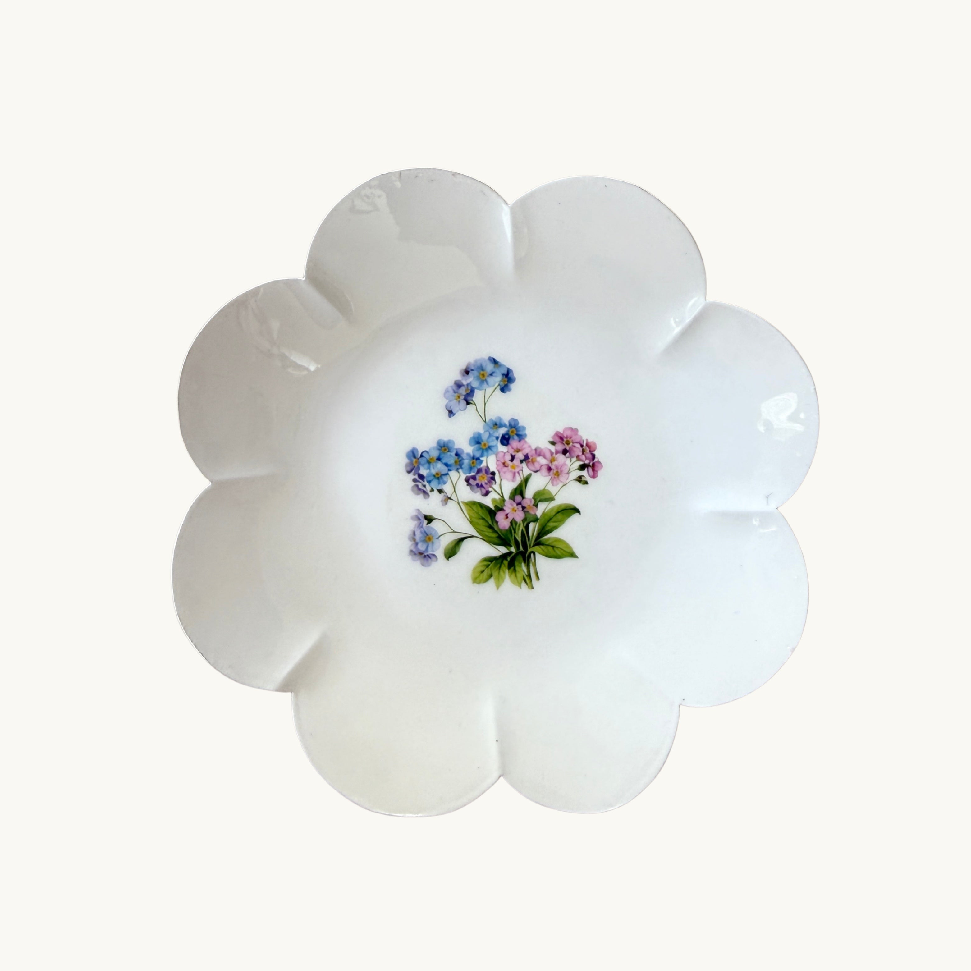 Forget-me-Nots Scalloped Round Trinket Dish