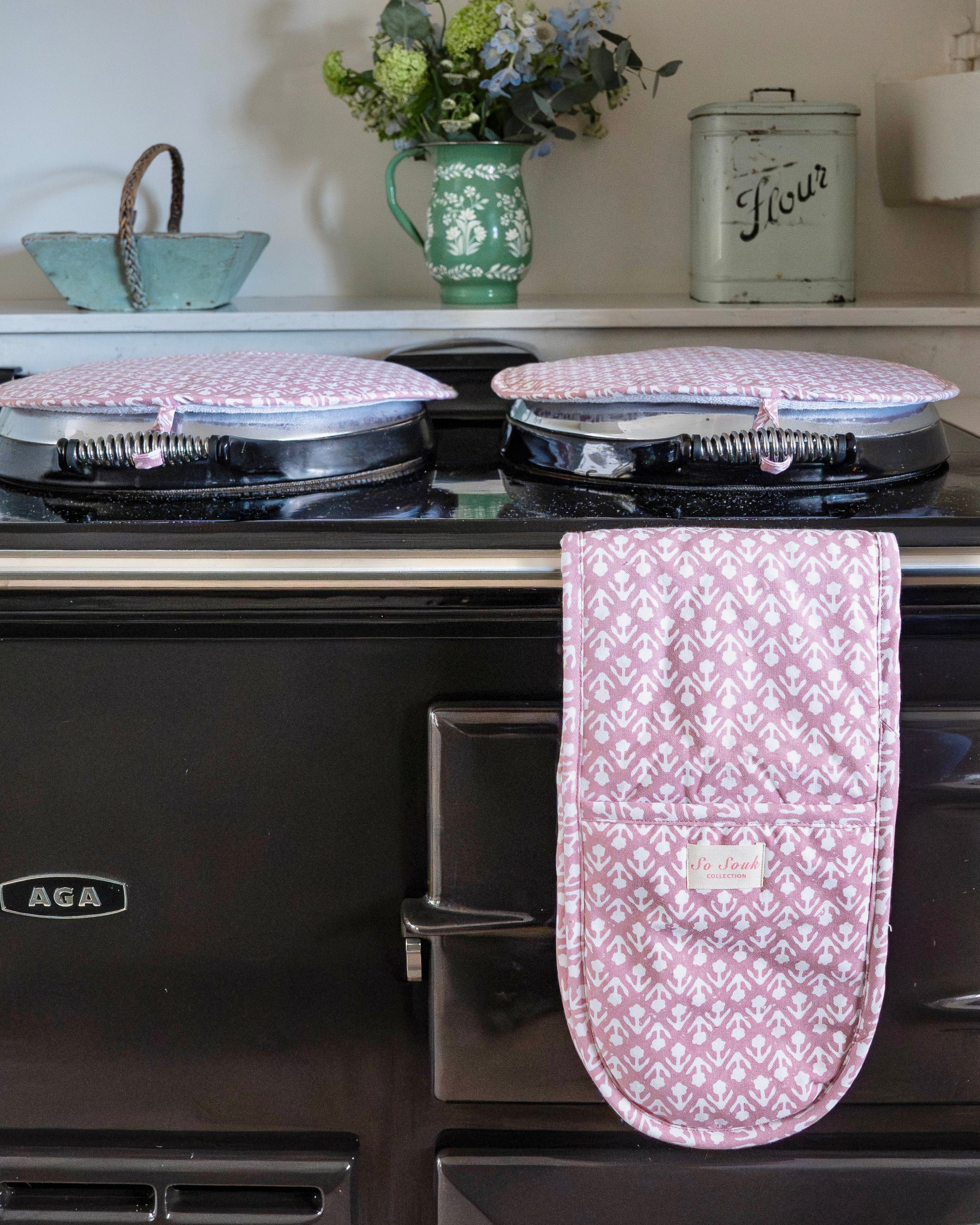 Dusty Pink Bhuti Oven Gloves