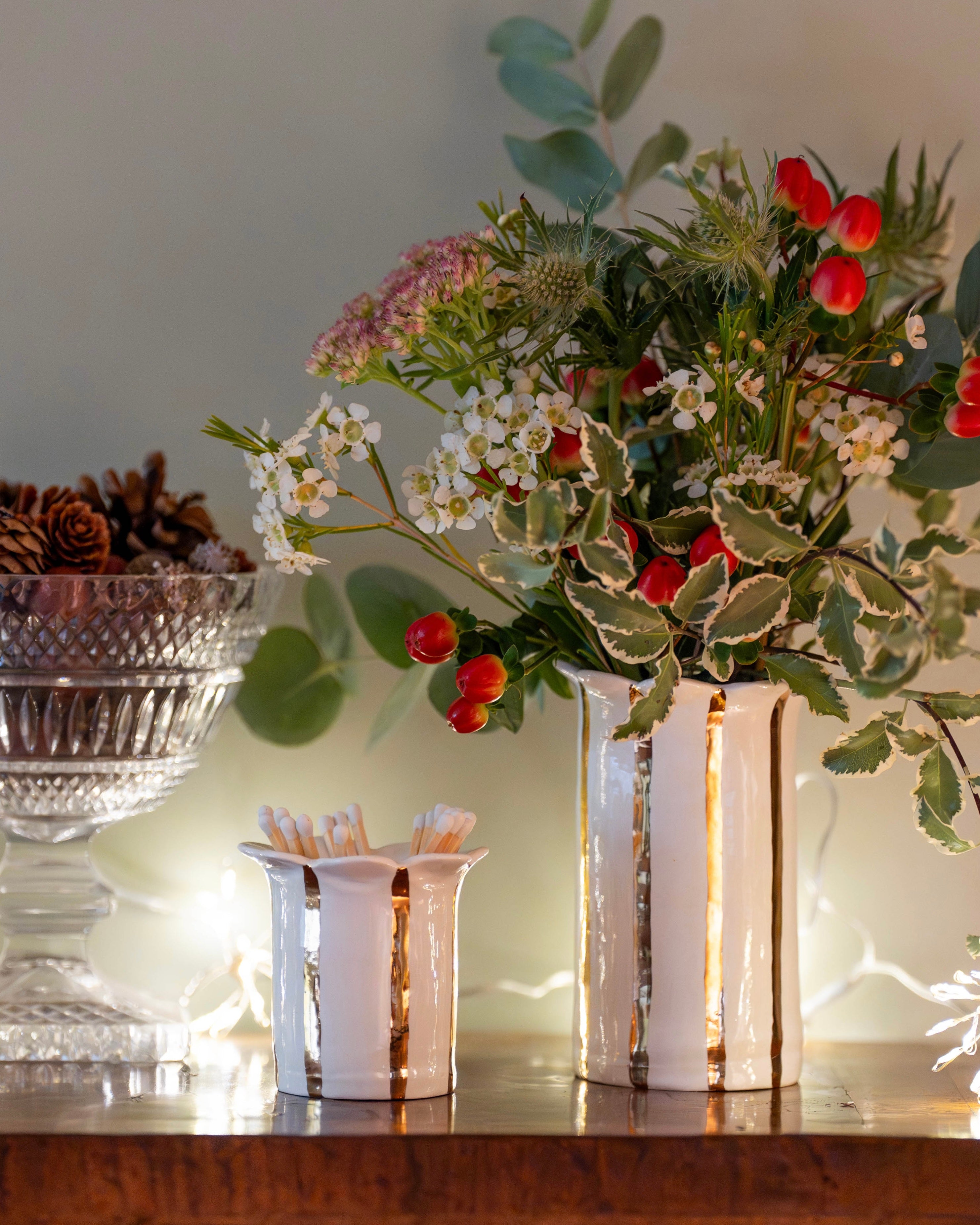 Gold Daisy Scalloped Vase