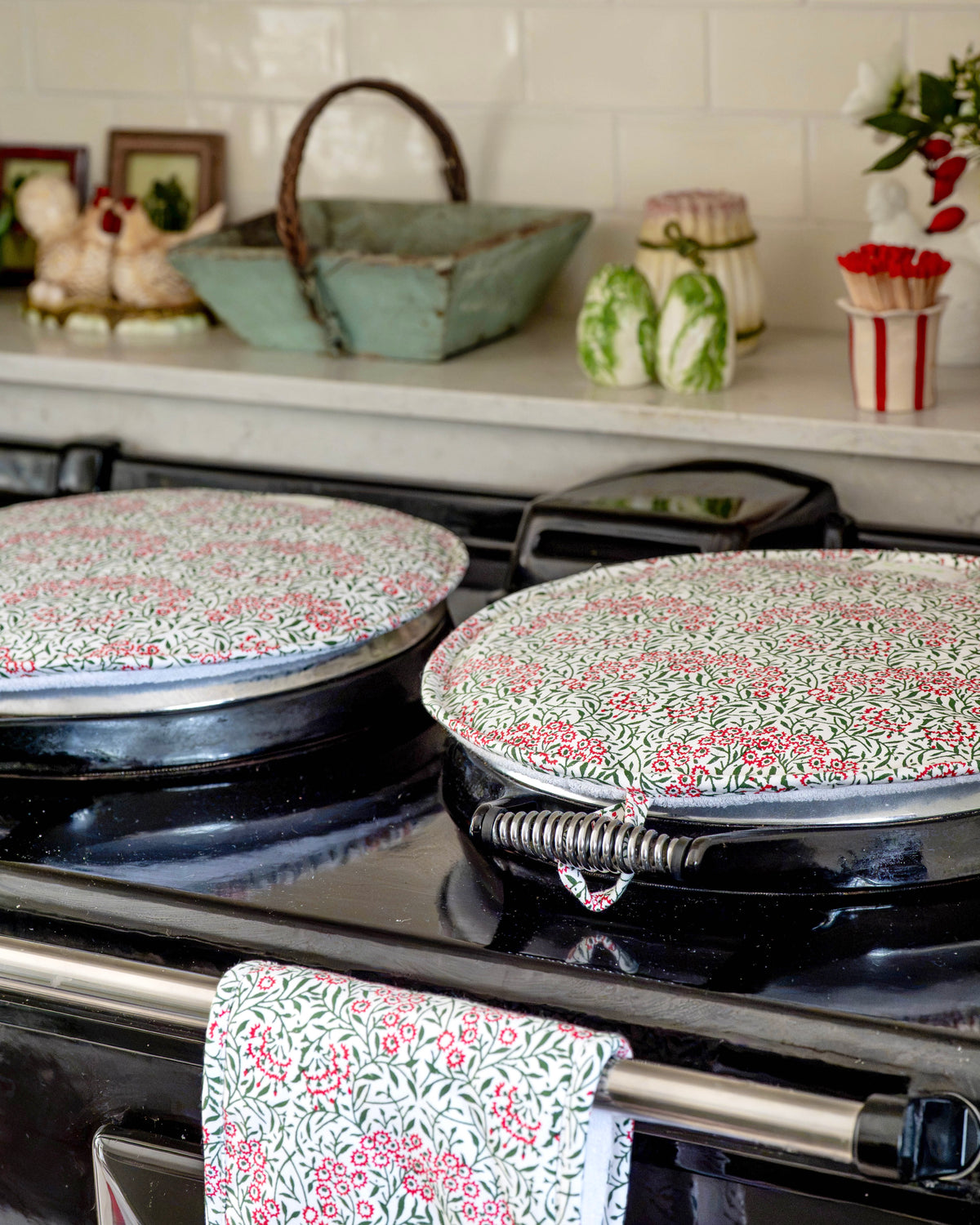 Festive Flowers Aga Pad
