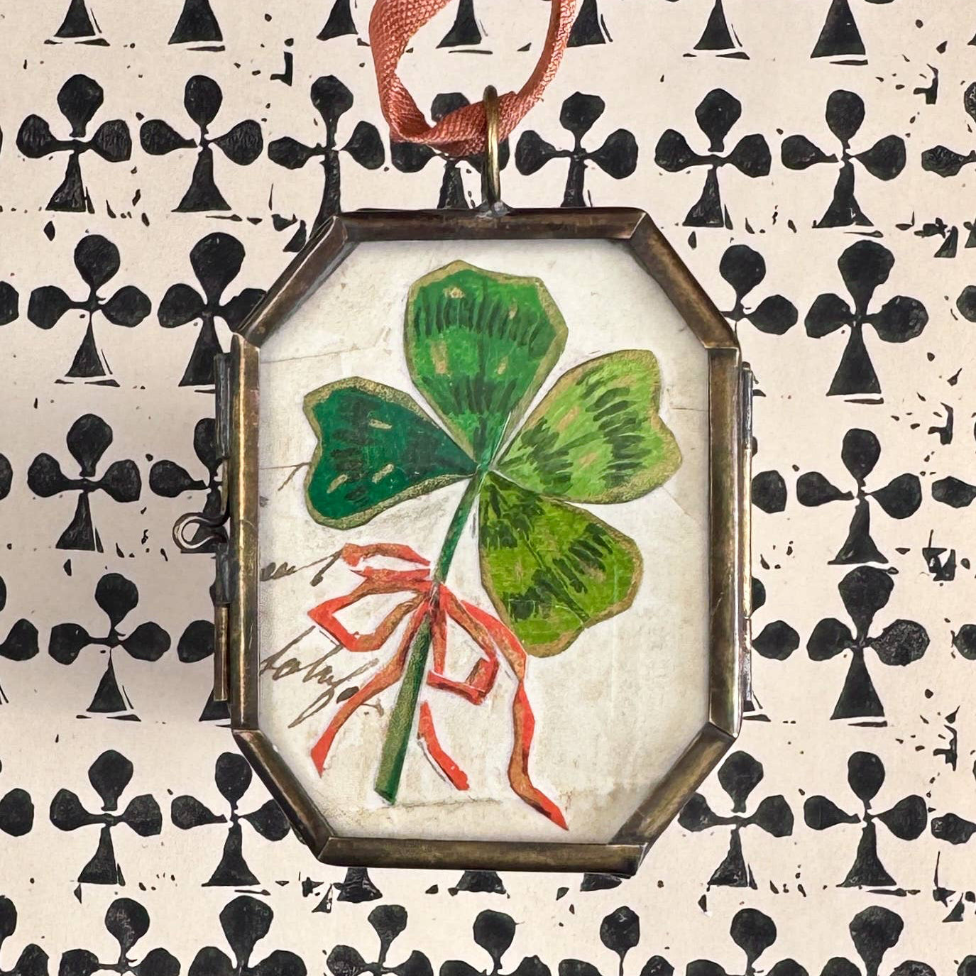 Clover with Bow Art Locket Ornament