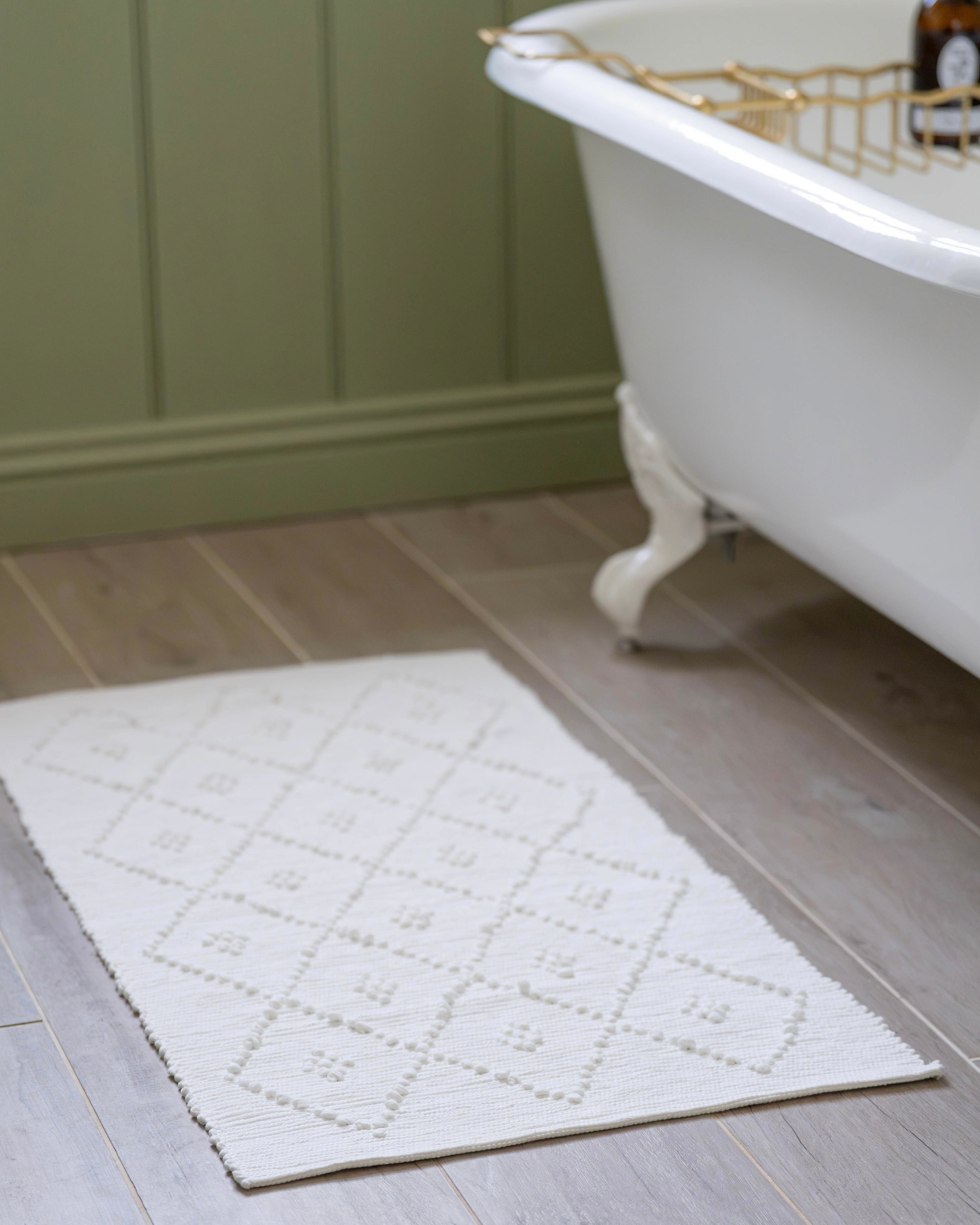 Cream Handwoven Knotted Bath Mat