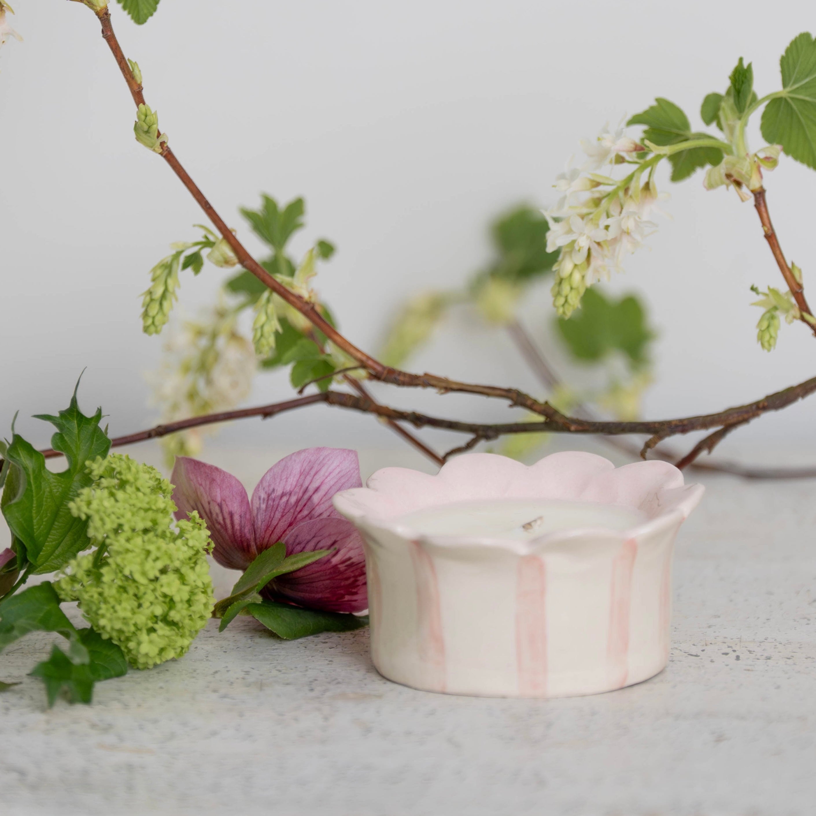 Pink Daisy Scalloped Candle (Wild Fig)