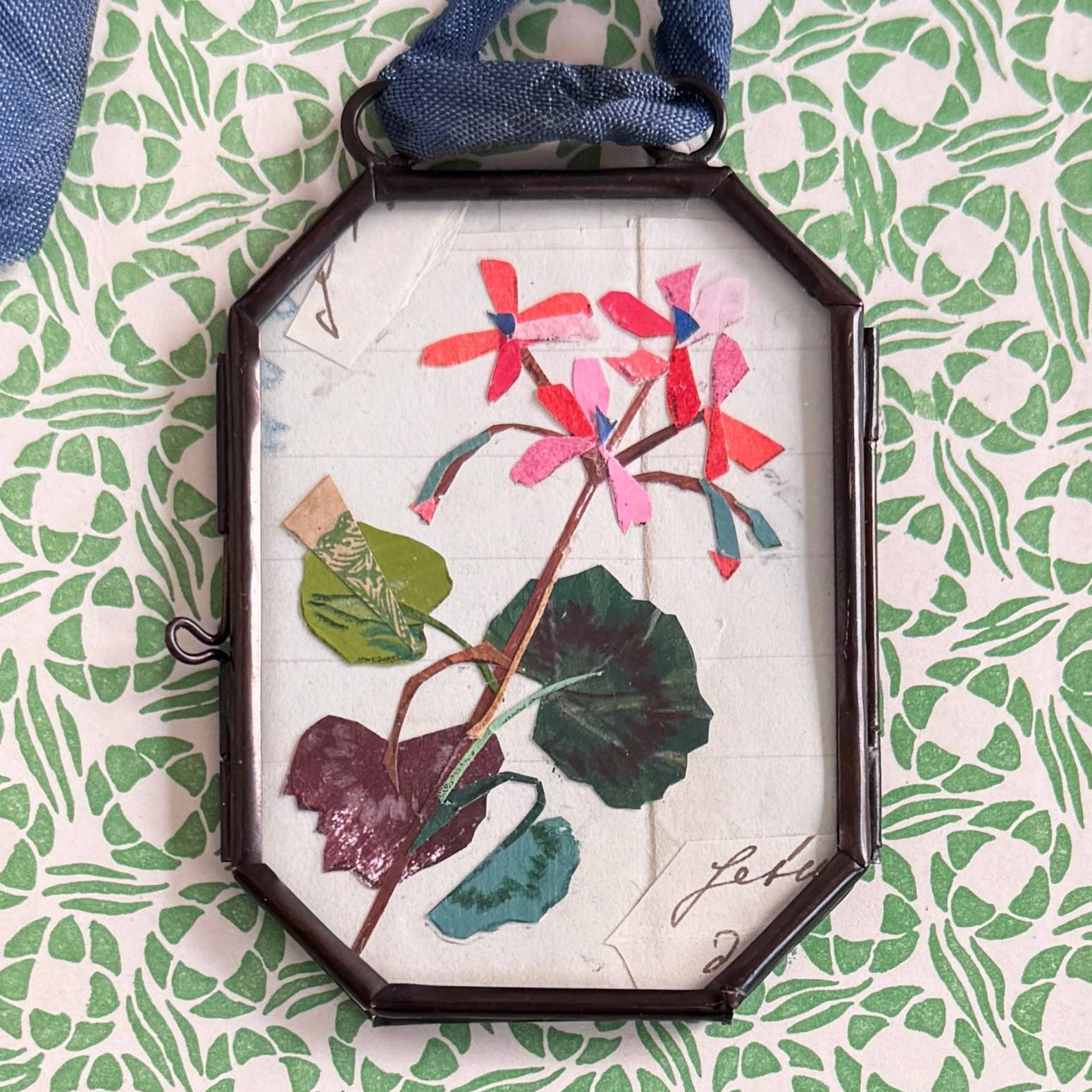 Geraniums (Light) Art Locket Ornament