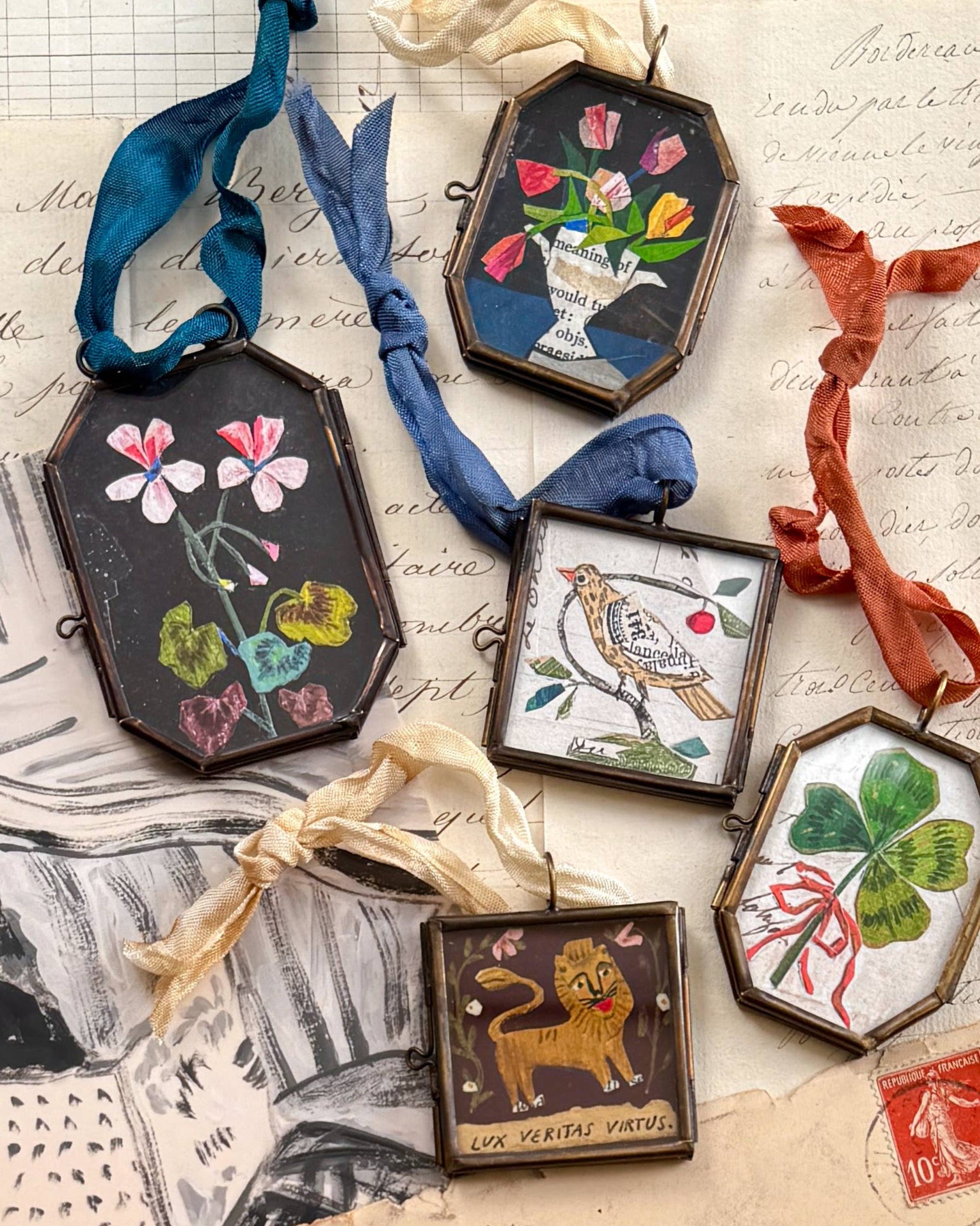 Clover with Bow Art Locket Ornament