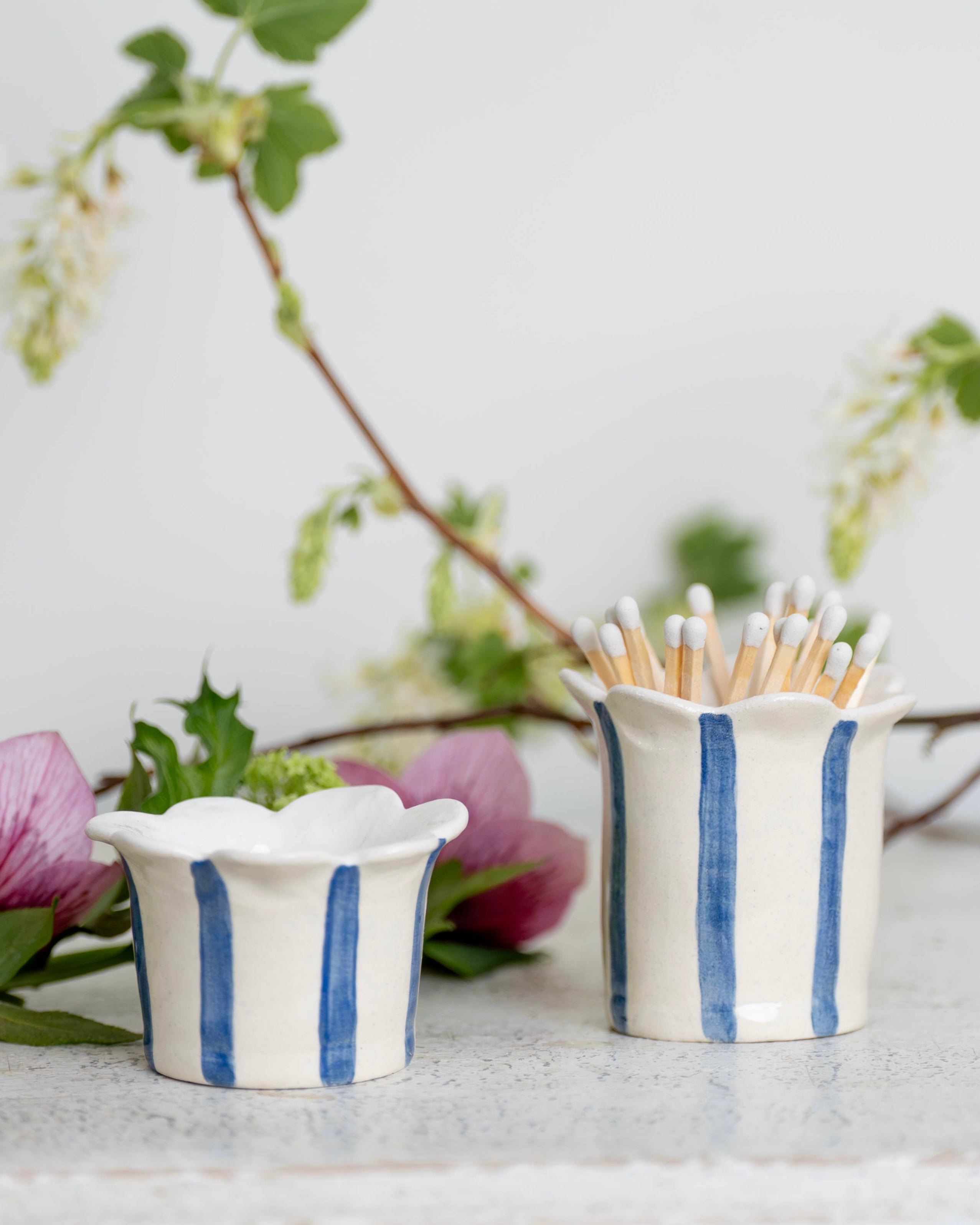 Navy Daisy Scalloped Match Holder