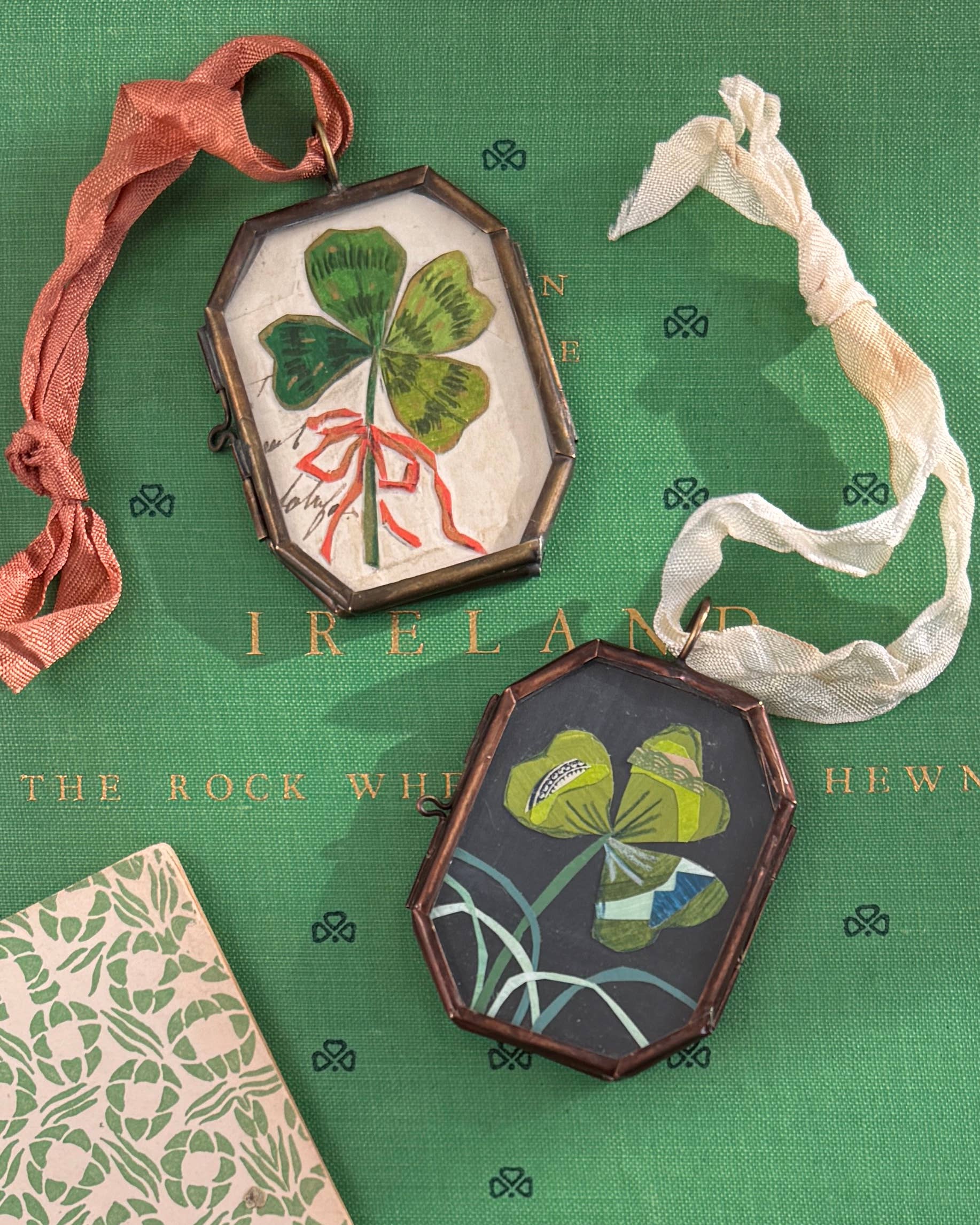 Clover with Bow Art Locket Ornament