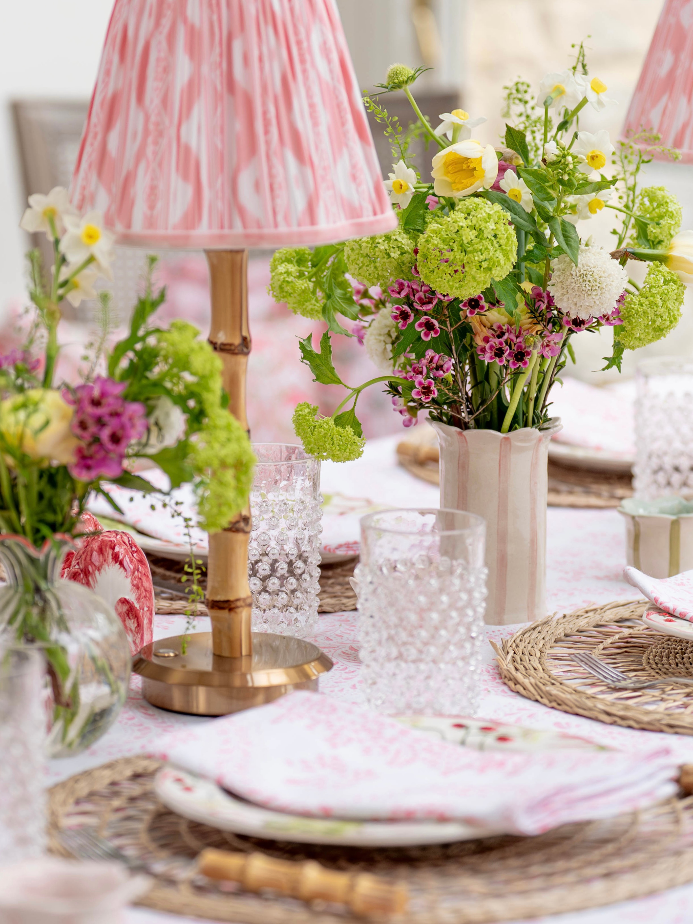 Pink Daisy Scalloped Vase
