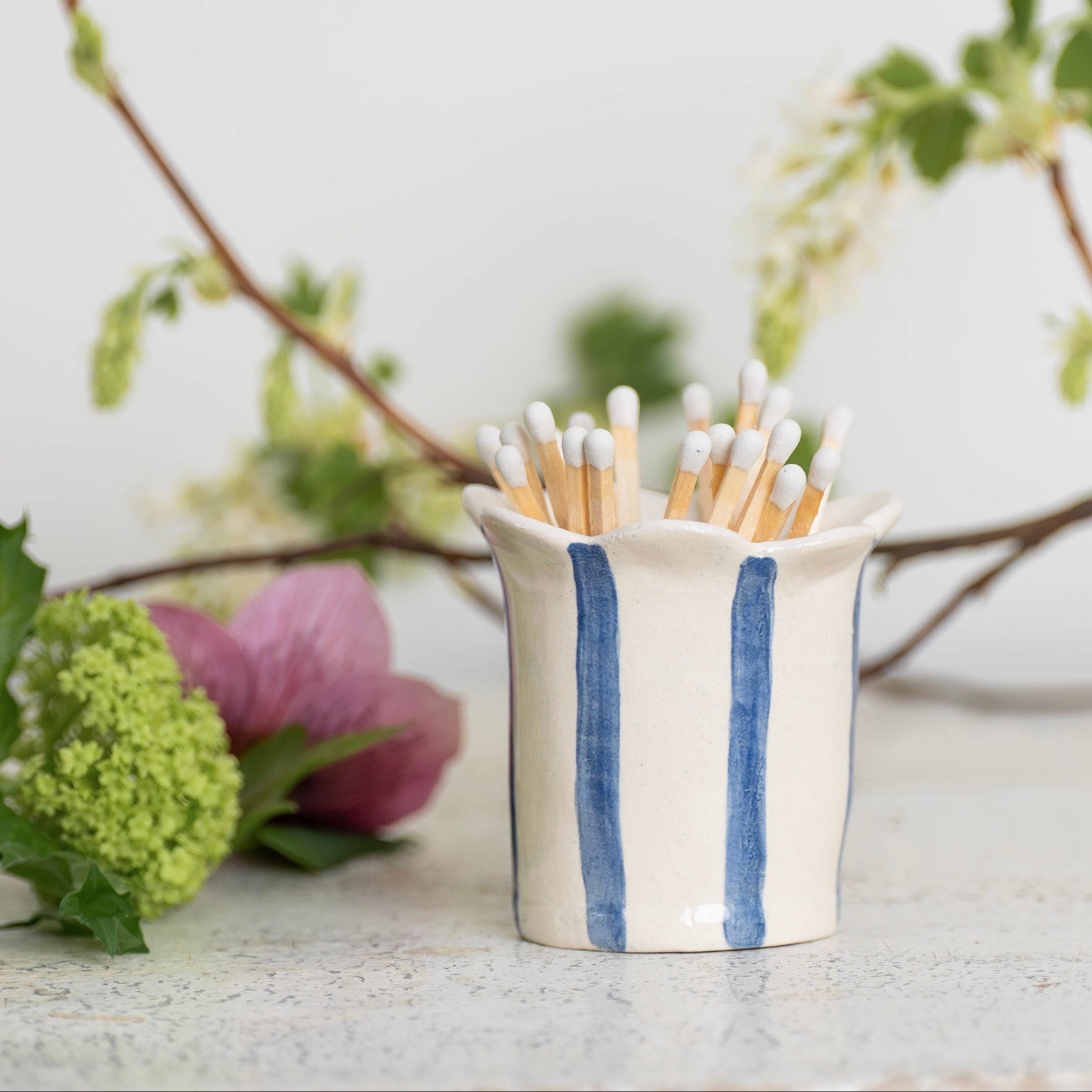 Navy Daisy Scalloped Match Holder