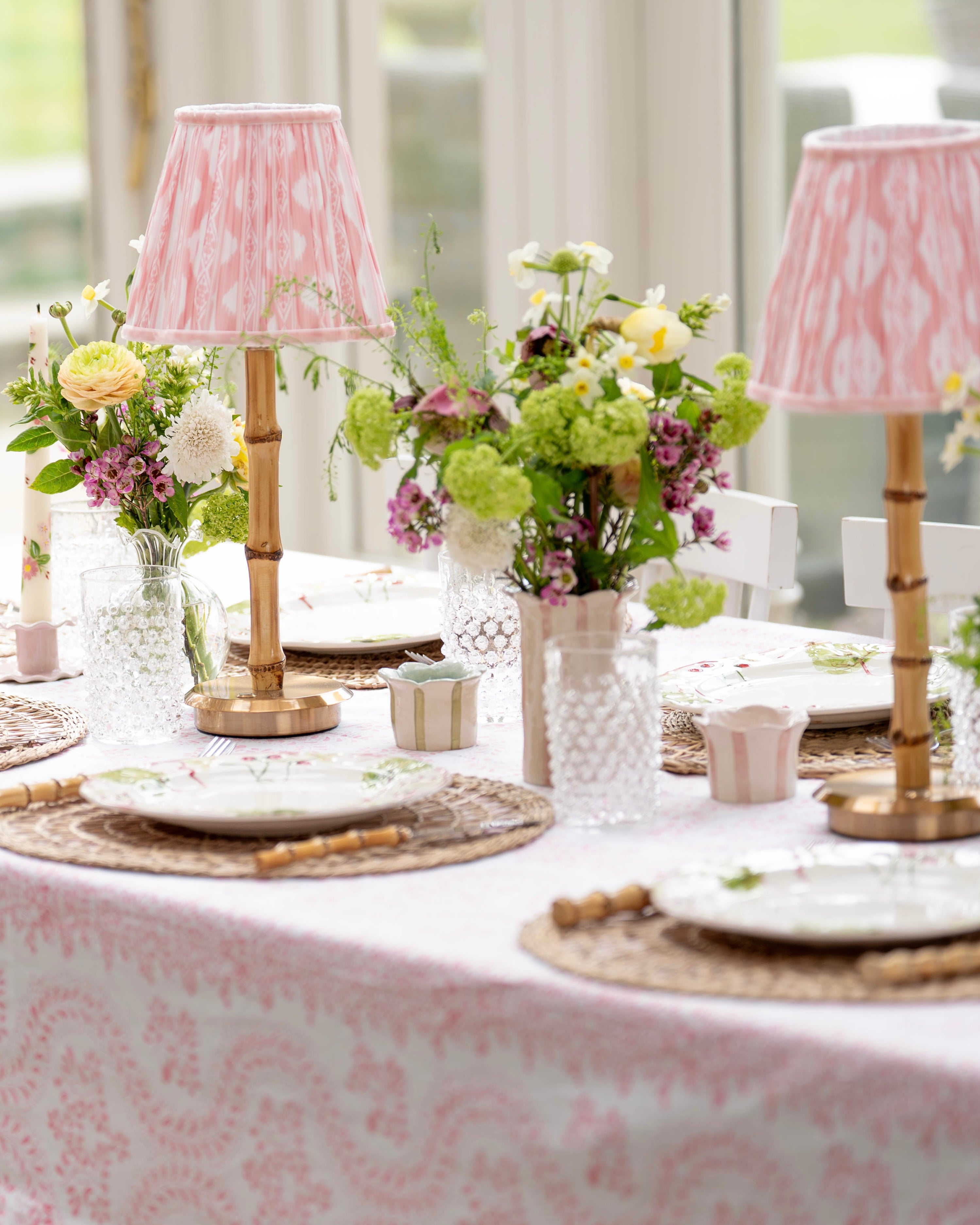 Pink Daisy Scalloped Vase