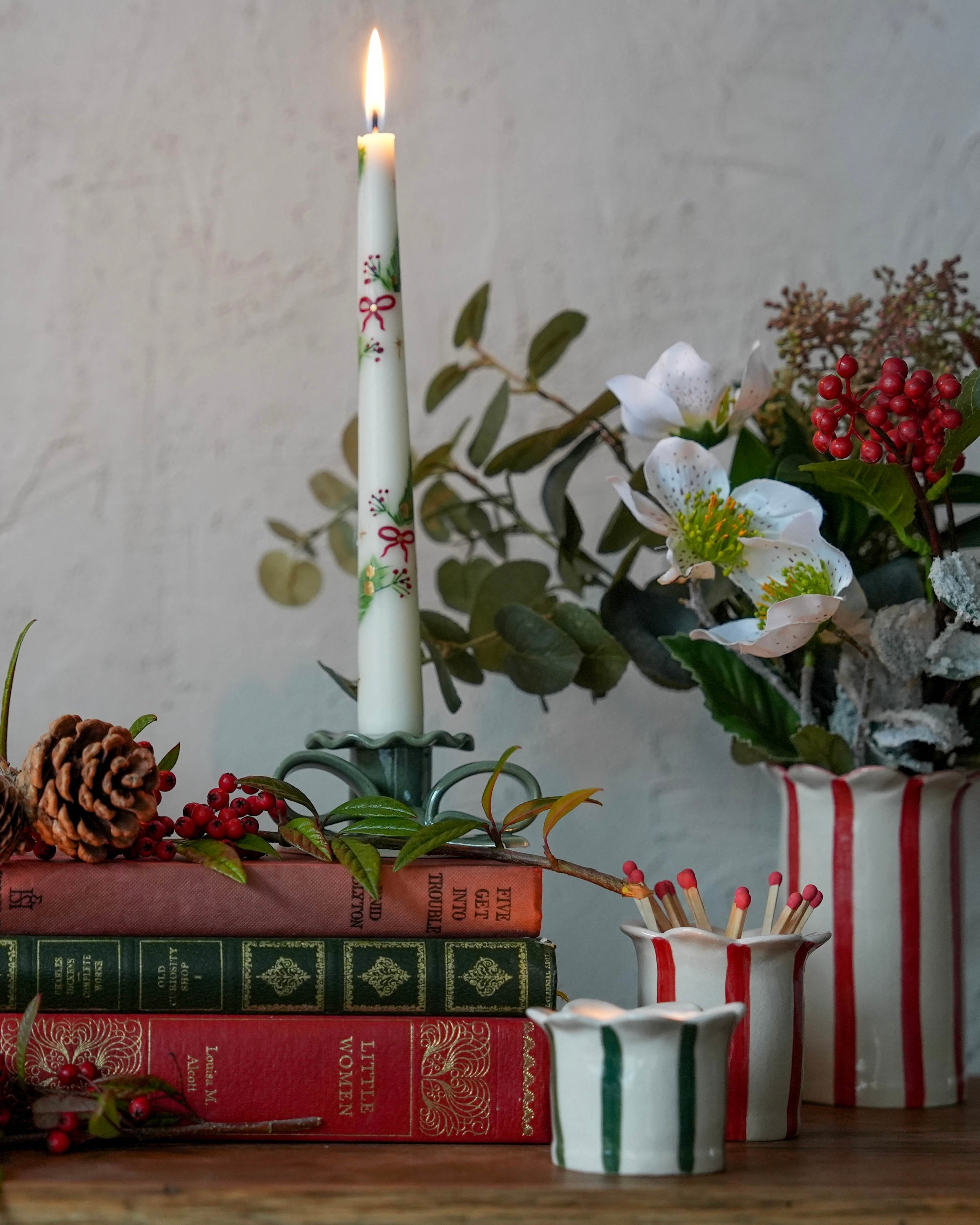 Forest Daisy Scalloped Tealight Holder