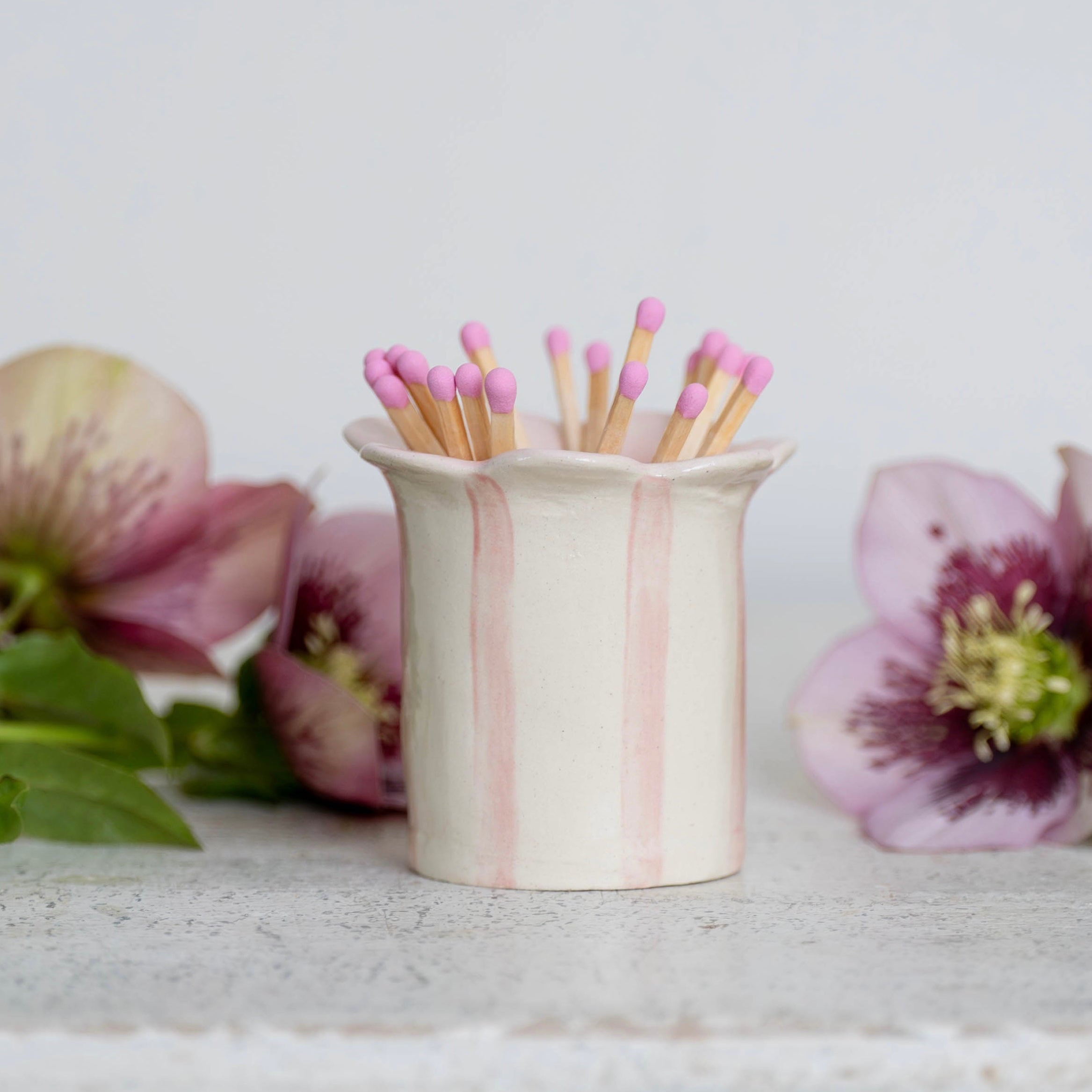 Pink Daisy Scalloped Match Holder