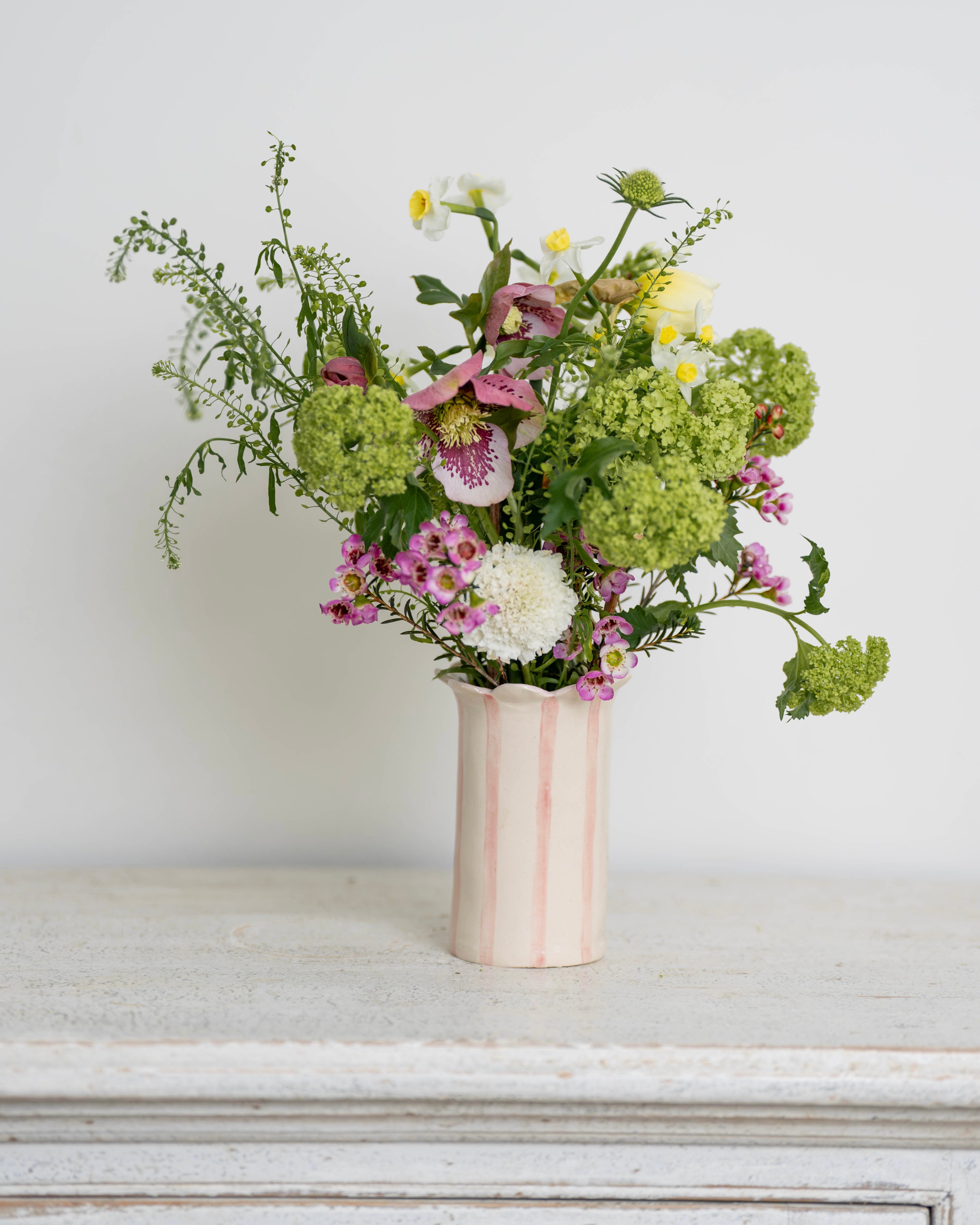 Pink Daisy Scalloped Vase