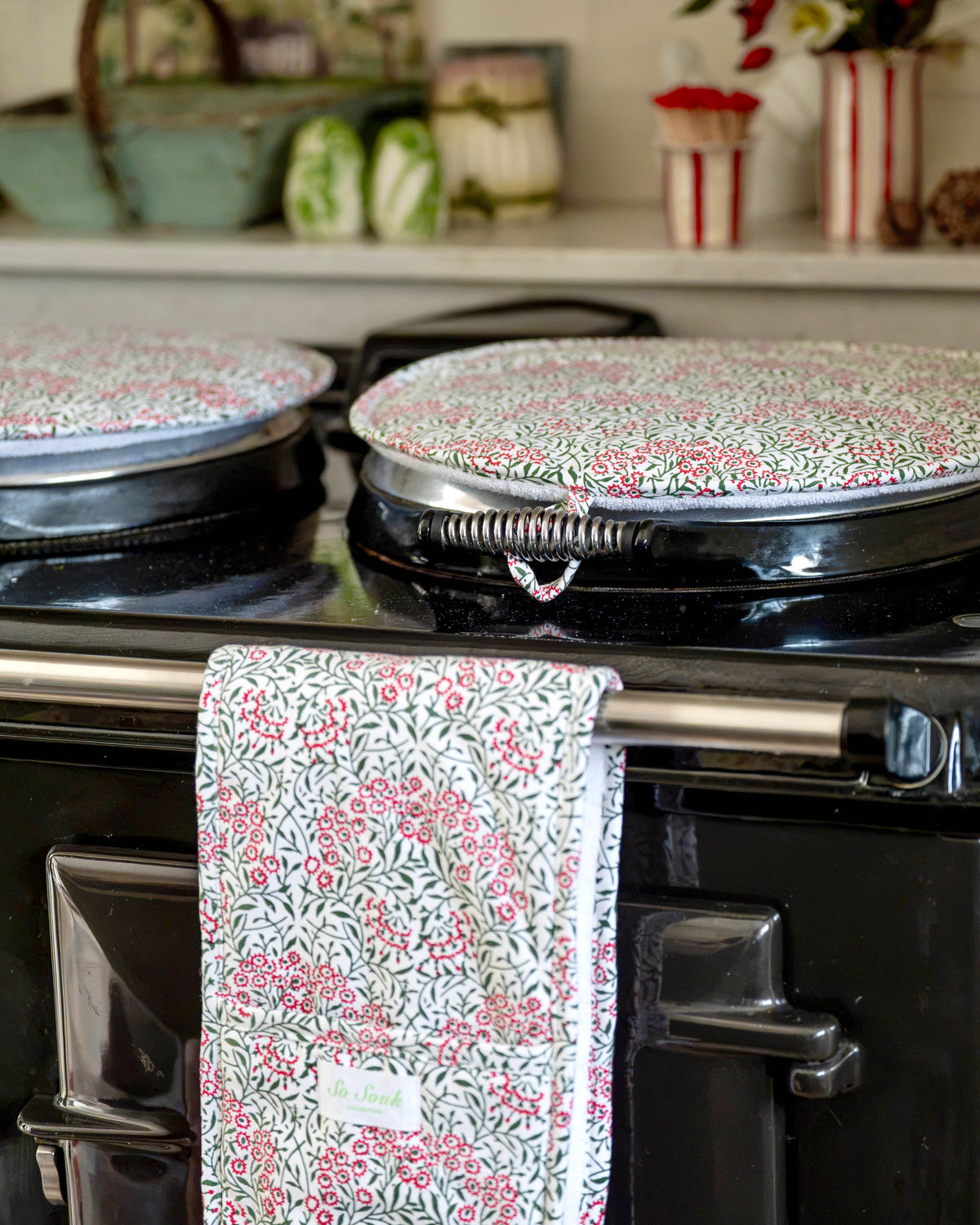 Festive Flowers Aga Pad