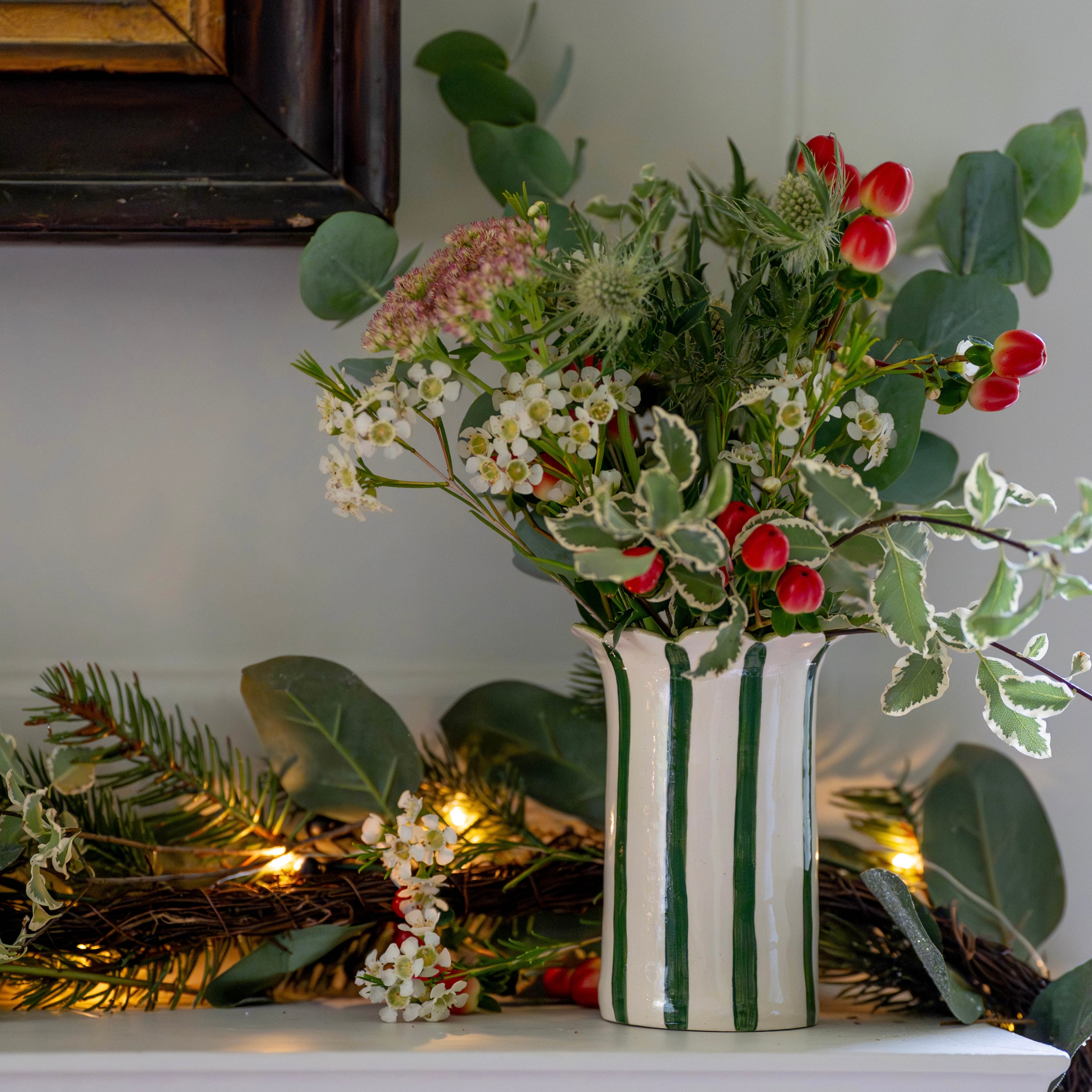 Forest Daisy Scalloped Vase