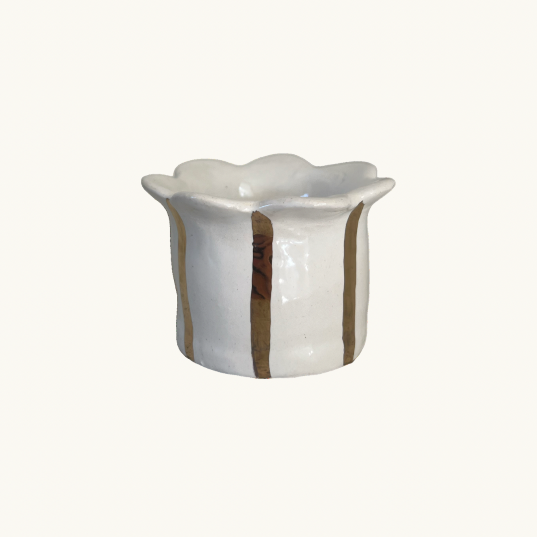 Gold Daisy Scalloped Tealight Holder