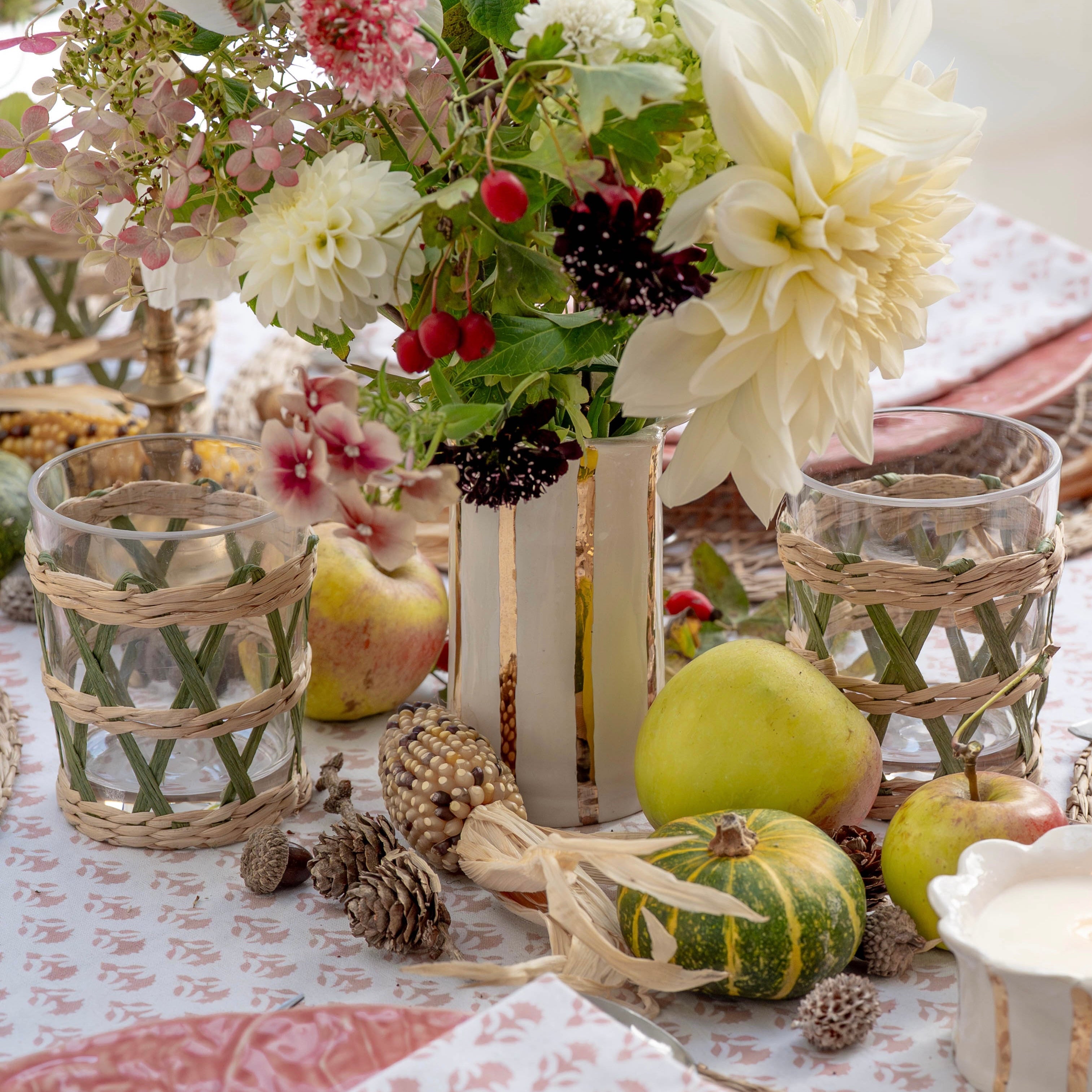 Gold Daisy Scalloped Vase