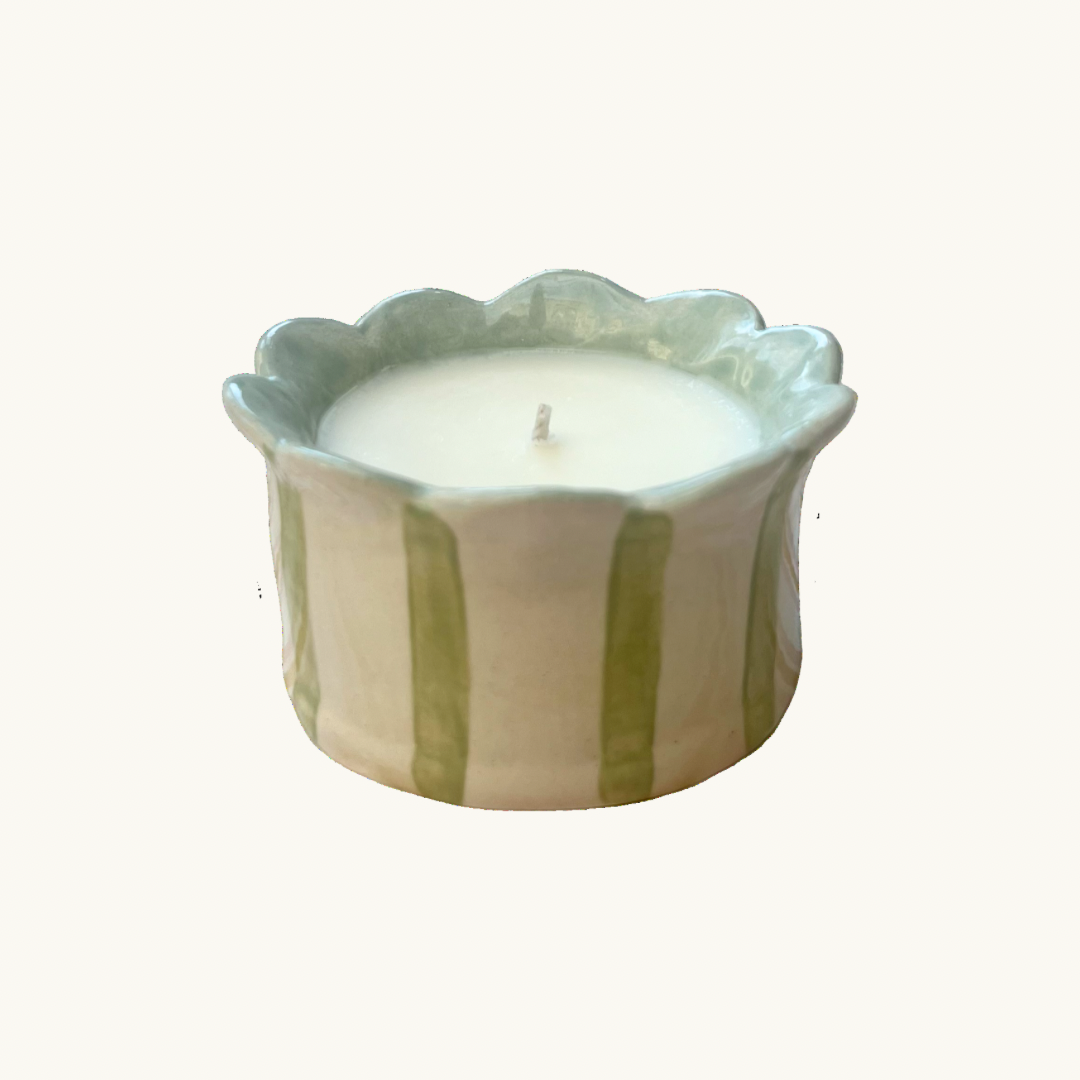 Sage Green Daisy Scalloped Candle (Tomato Vine)