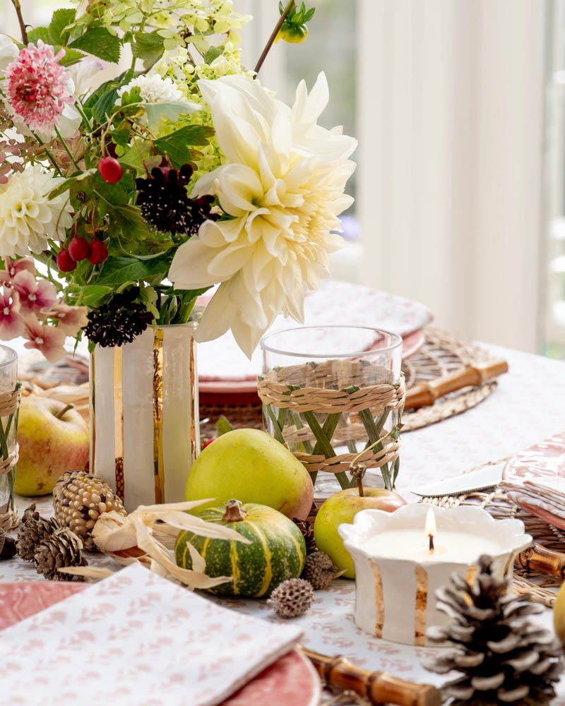 Gold Daisy Scalloped Candle (Winter Spice)