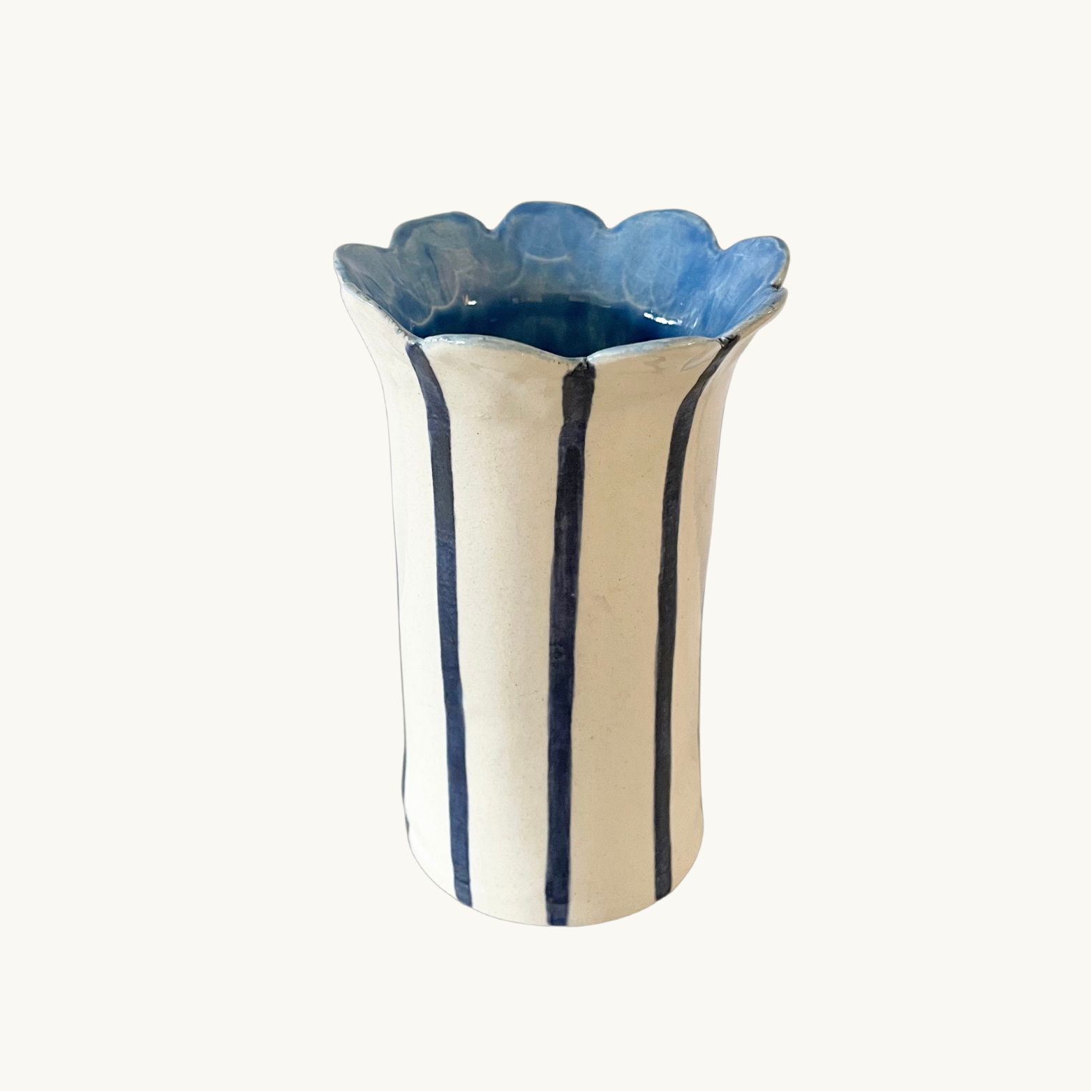 Navy Daisy Scalloped Vase