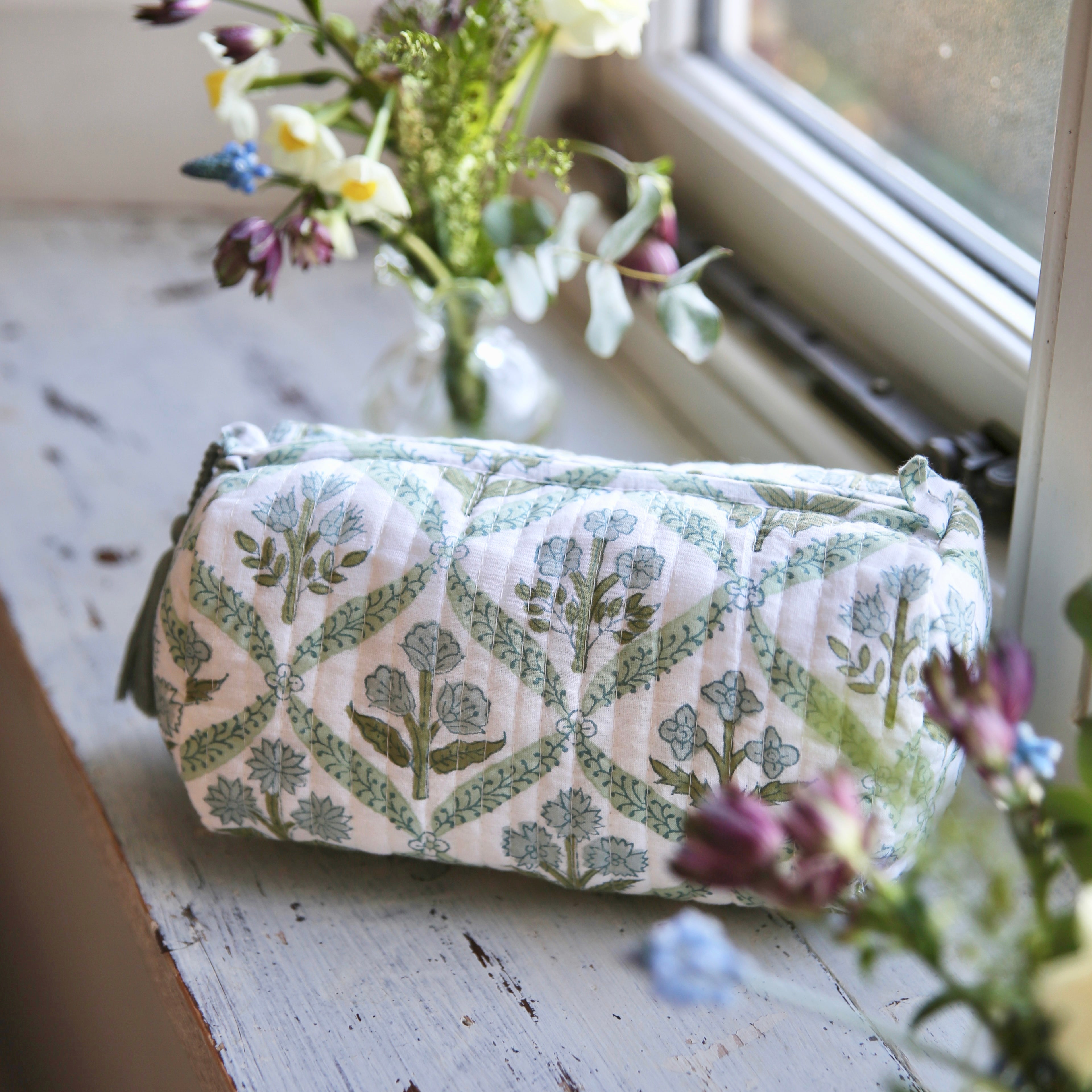 Blue and Green Trellis Handblocked Wash Bag