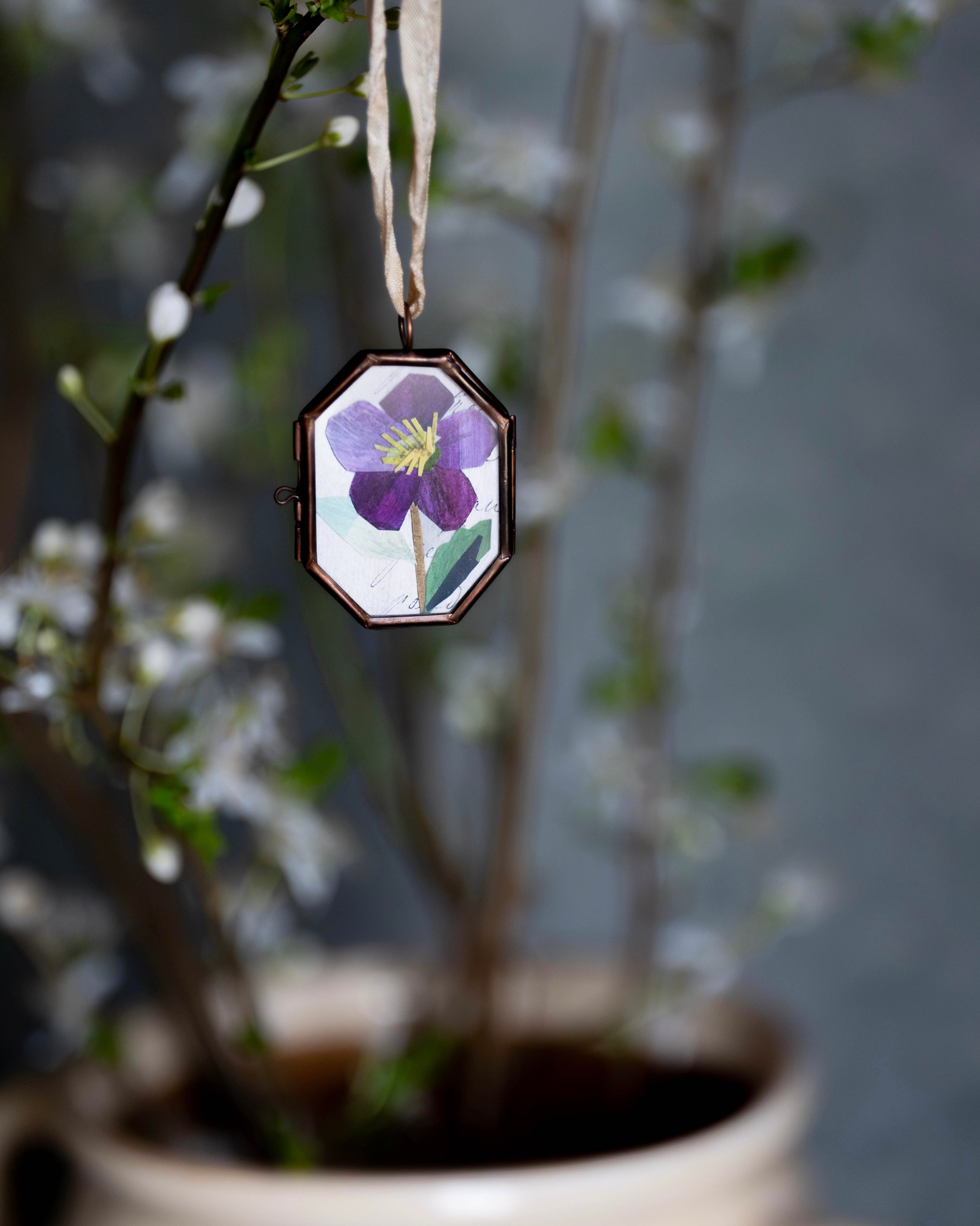 Hellebore Art Locket Ornament