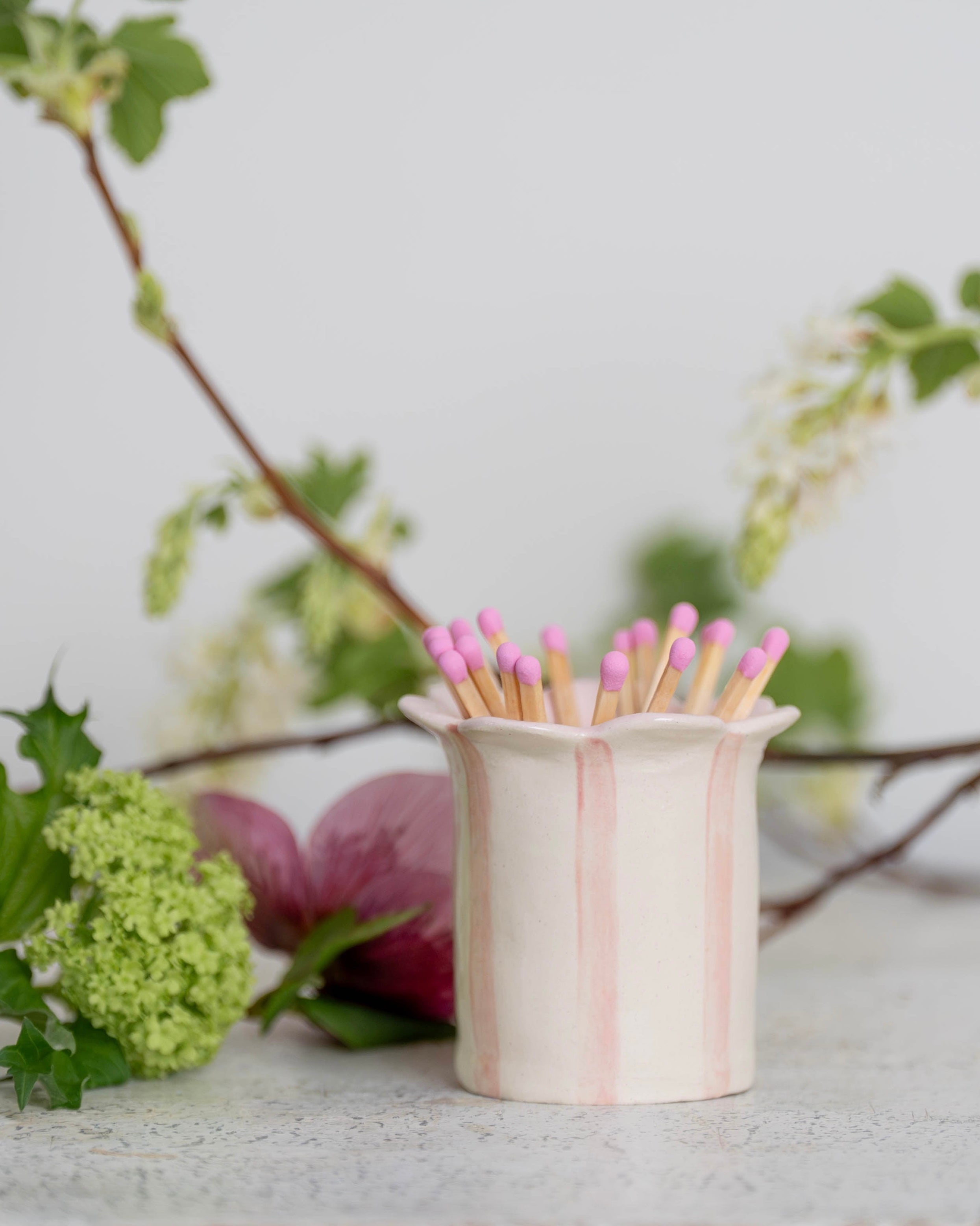 Pink Daisy Scalloped Match Holder