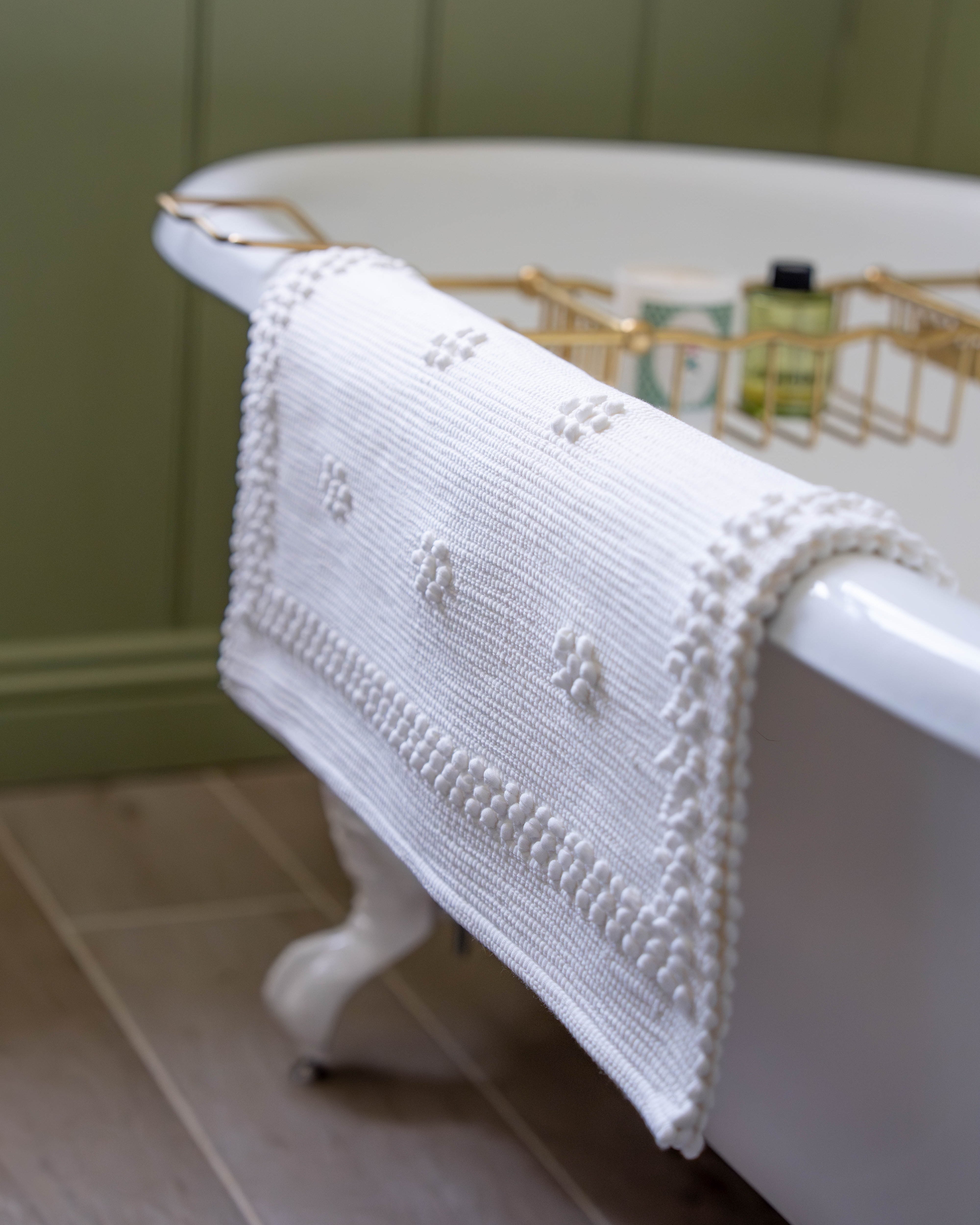 White Handwoven Knotted Border Bath Mat