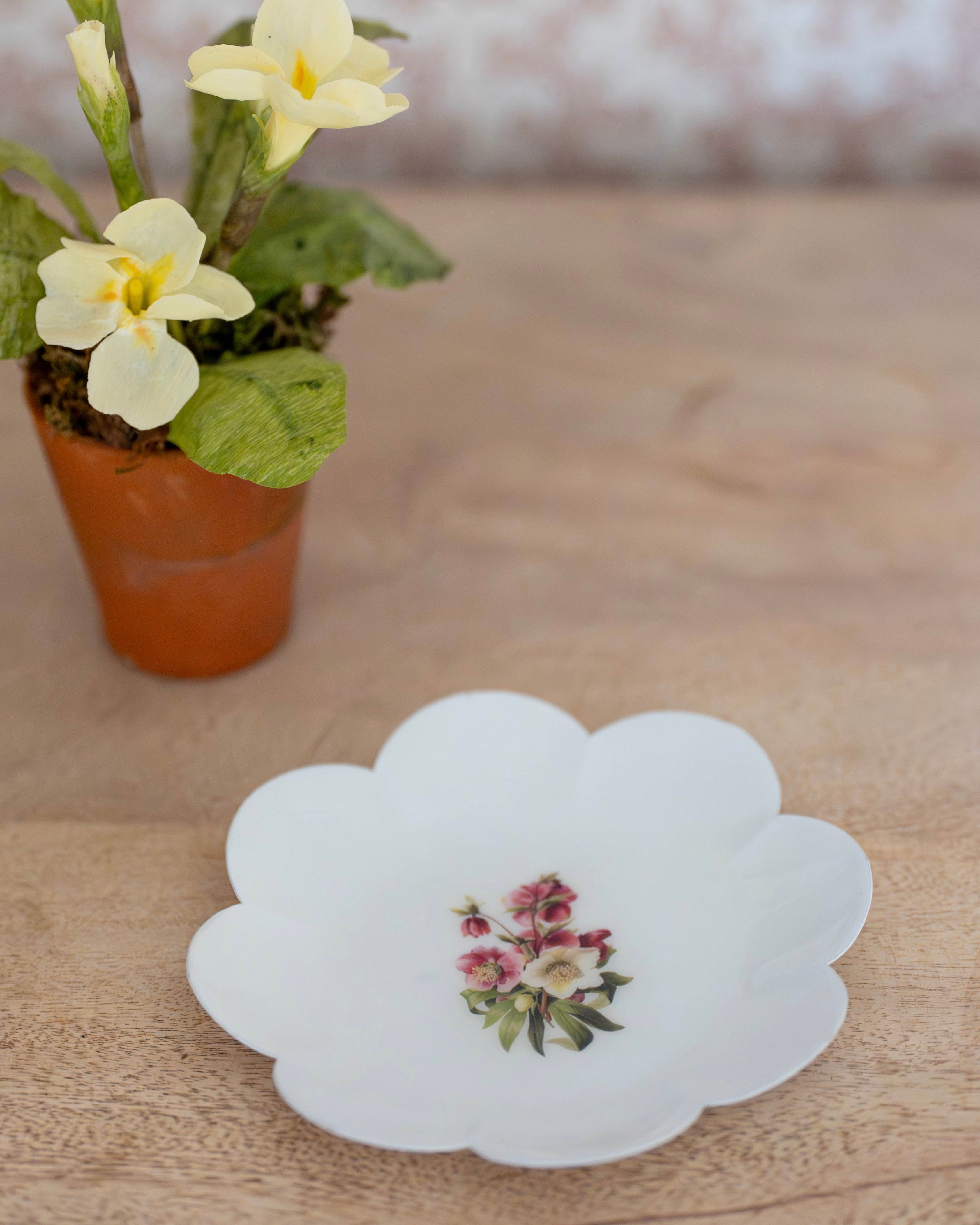 Hellebores Scalloped Round Trinket Dish