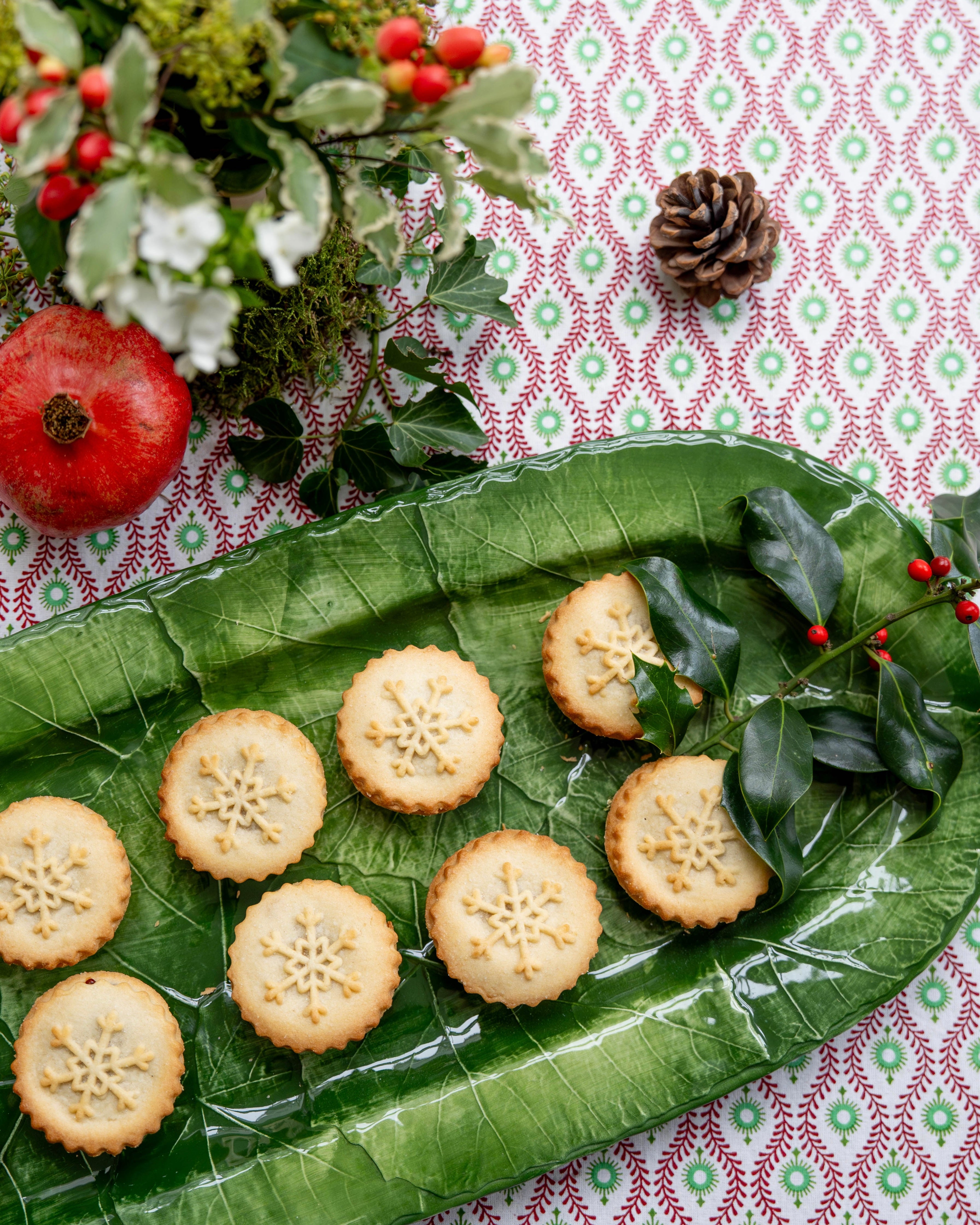 Green Vine Leaf Long Platter Medium