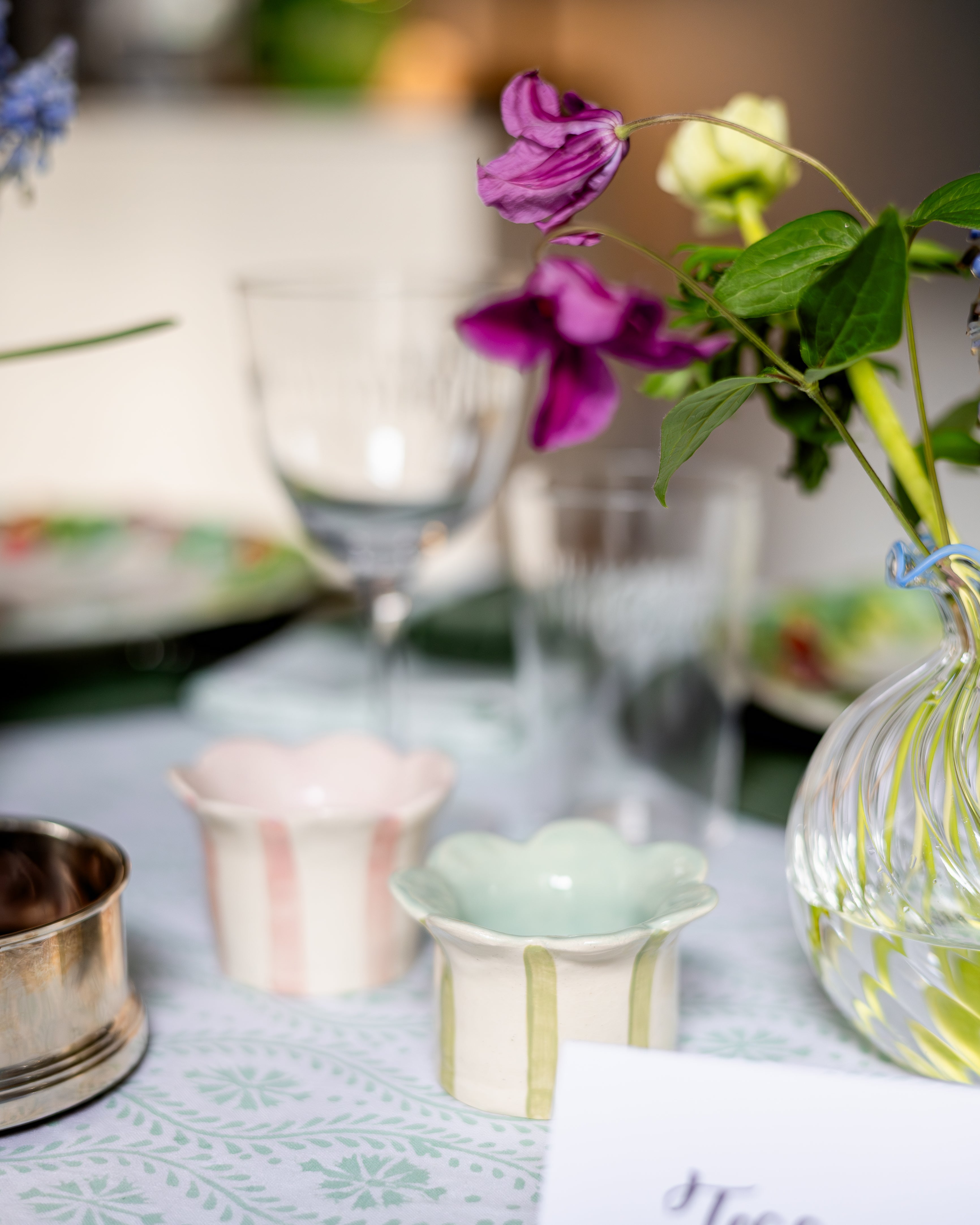 Sage Green Daisy Scalloped Tealight Holder