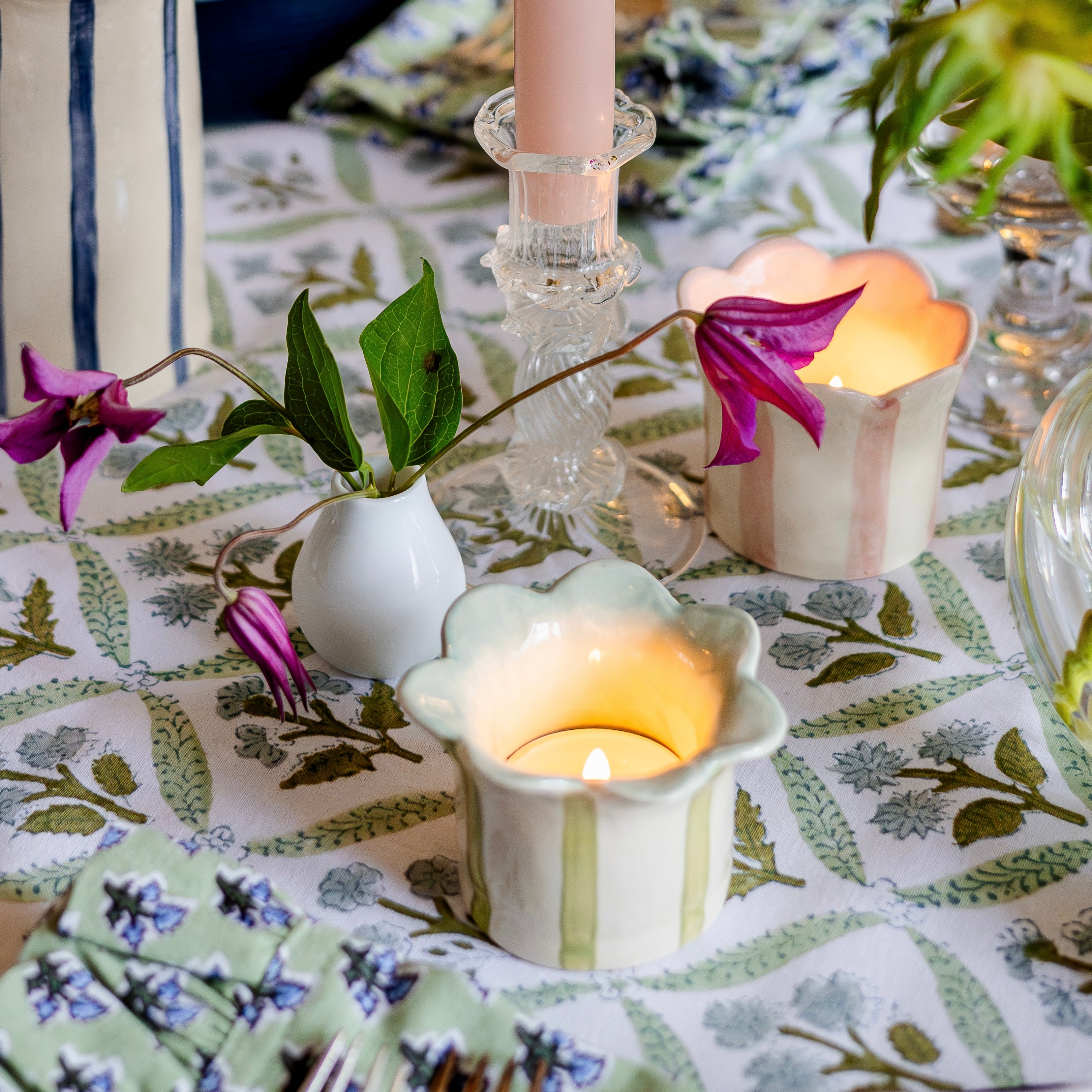 Sage Green Daisy Scalloped Tealight Holder