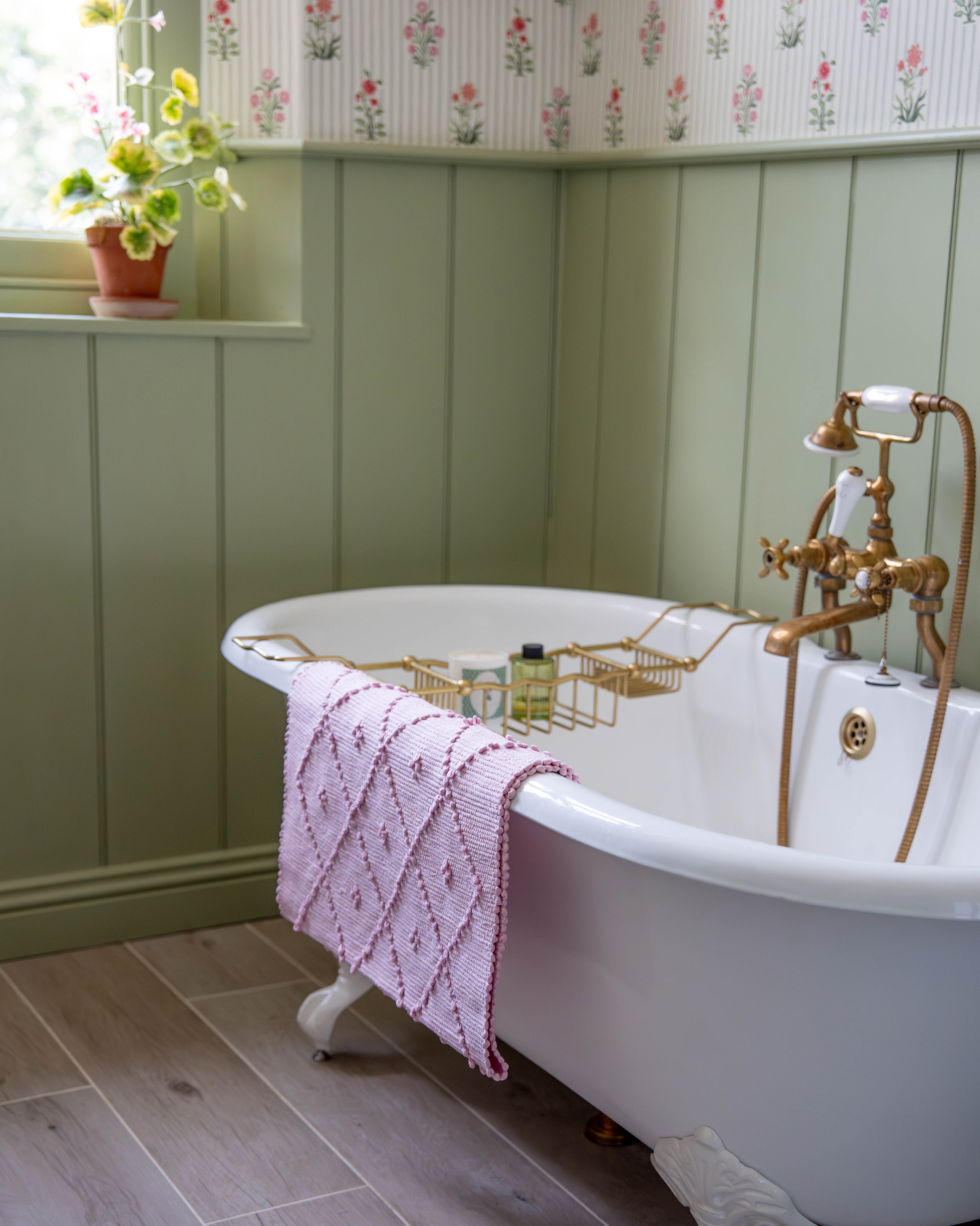 Rose Pink Handwoven Knotted Bath Mat