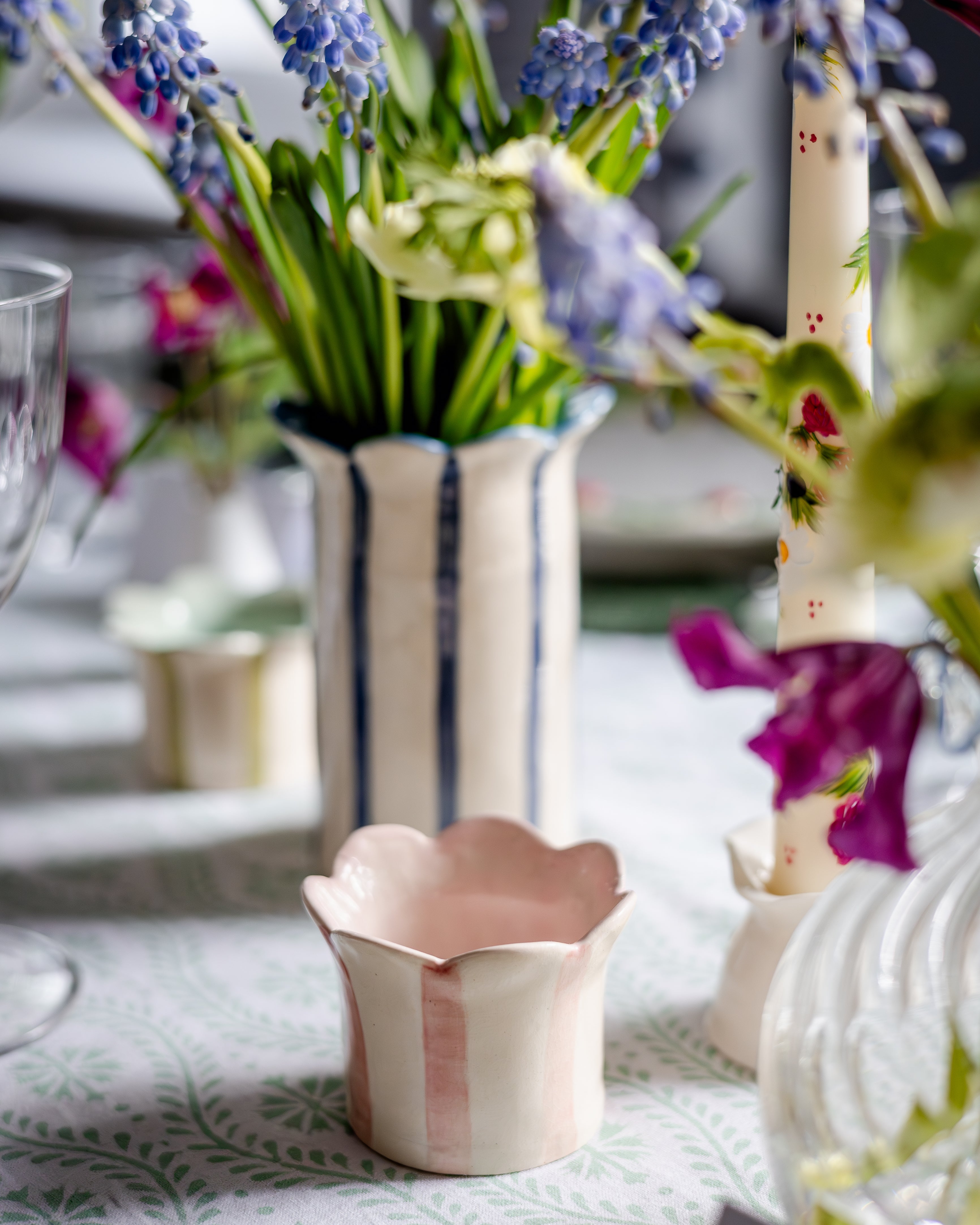 Pink Daisy Scalloped Tealight Holder