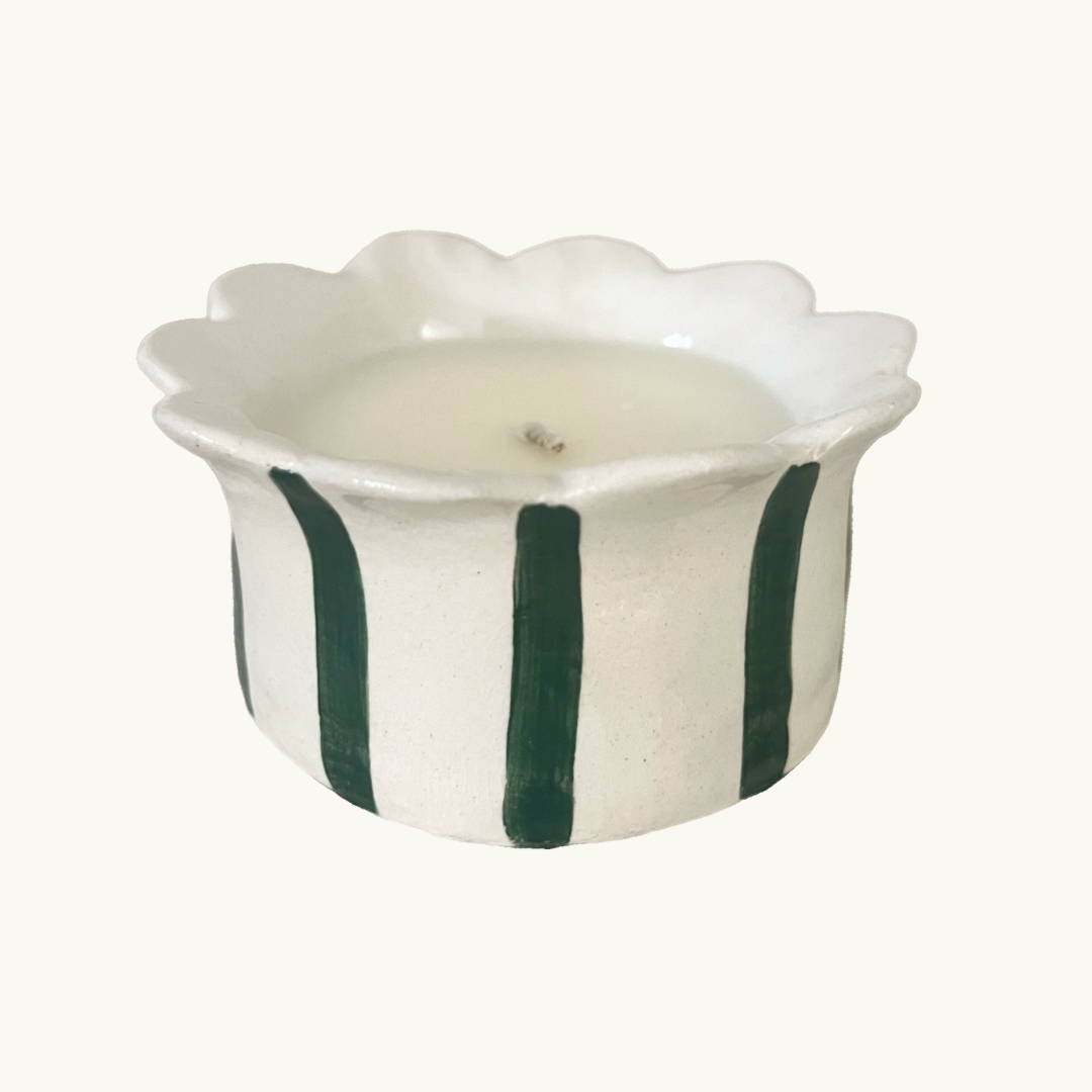 Forest Daisy Scalloped Candle (Winter Spice)