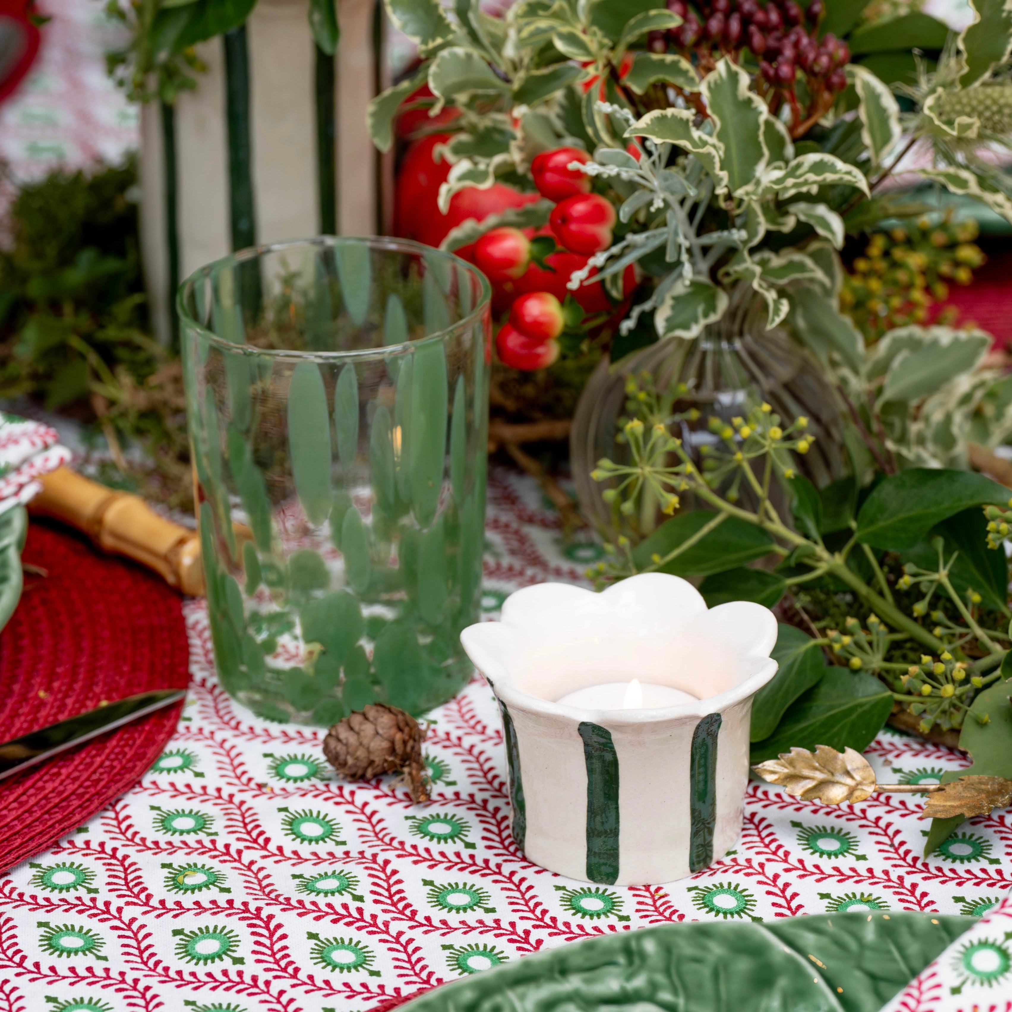 Forest Daisy Scalloped Tealight Holder