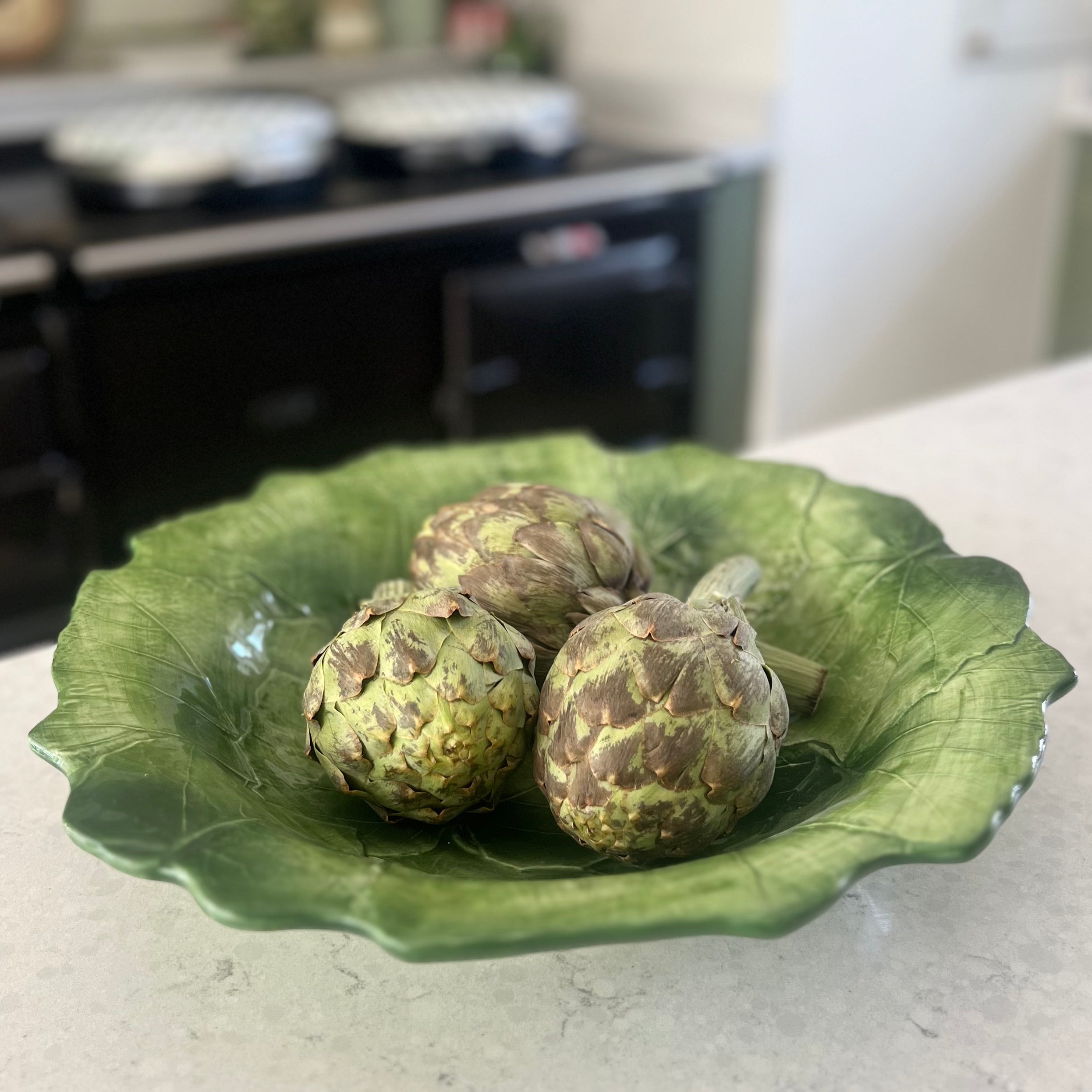 Green Vine Leaf Shallow Salad Bowl (Shaped Edge)