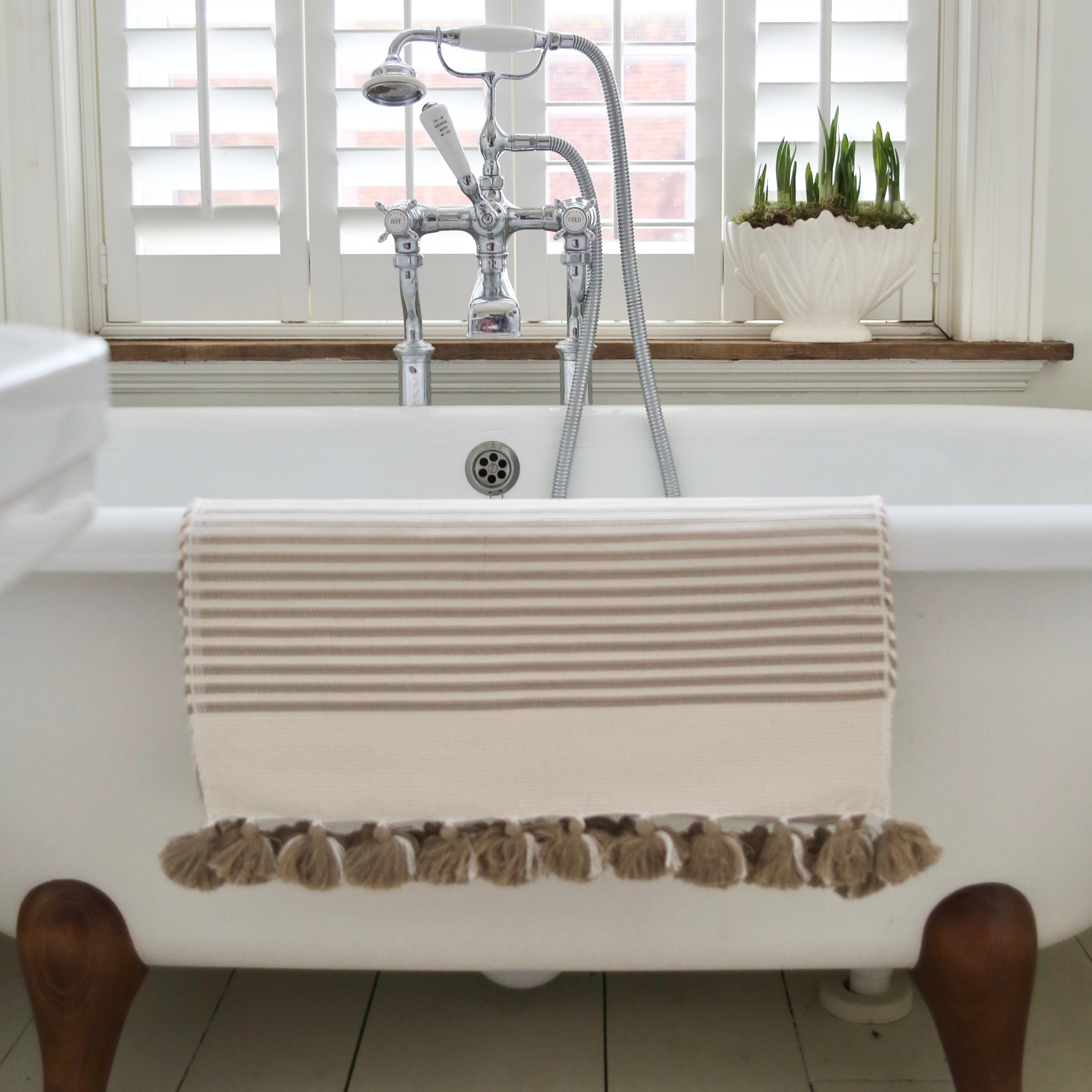 Taupe Handwoven Tasselled Bath Mat